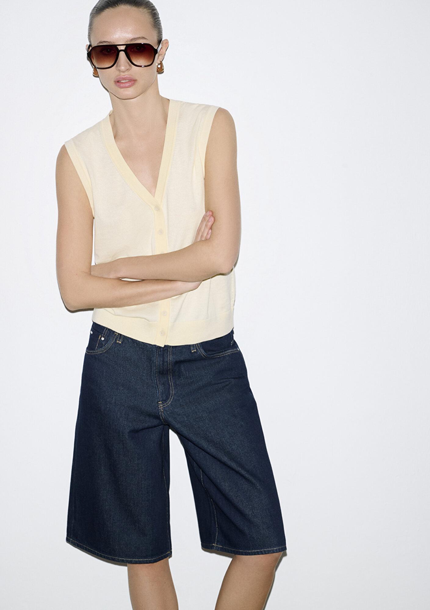 Mavi Düğmeli Sarı Triko Yelek Slim Fit / Dar Kesim 1710867-70013