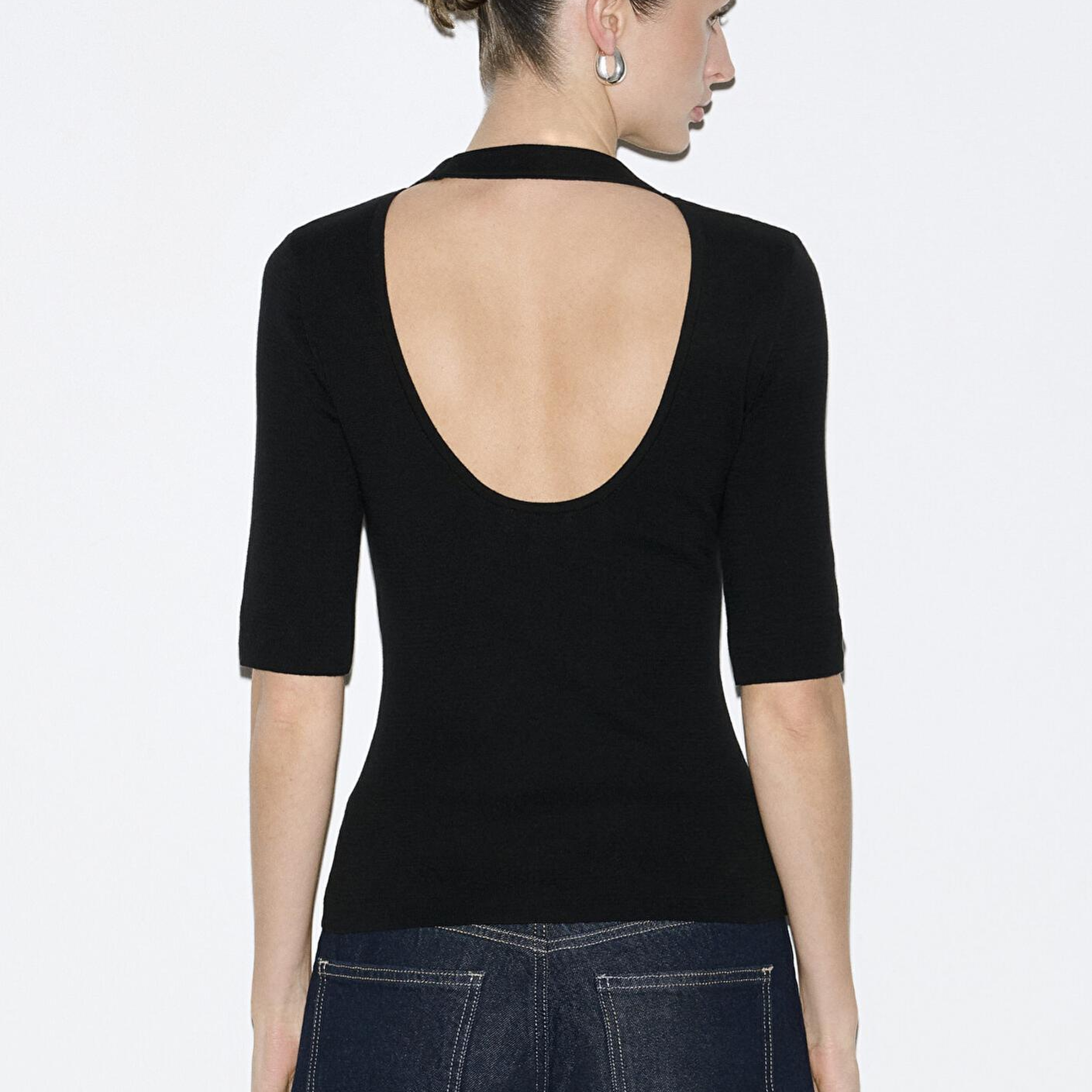 Mavi Sırt Detaylı Siyah Triko Fitted / Vücuda Oturan Kesim 1710862-900