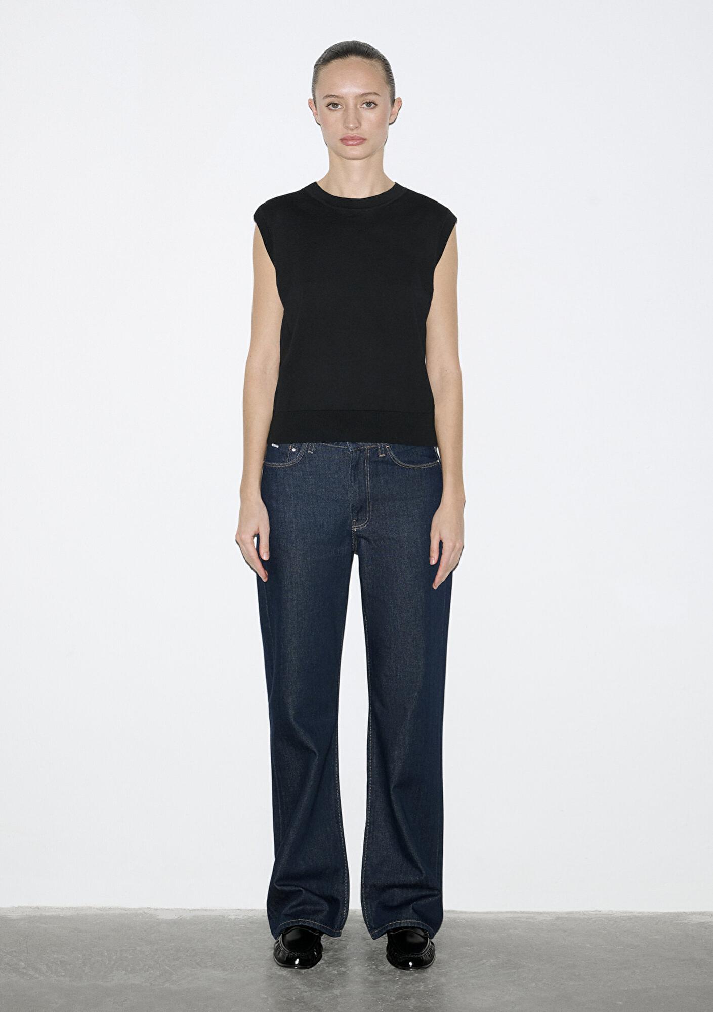 Mavi Bisiklet Yaka Siyah Triko Süveter Slim Fit / Dar Kesim 1710866-900