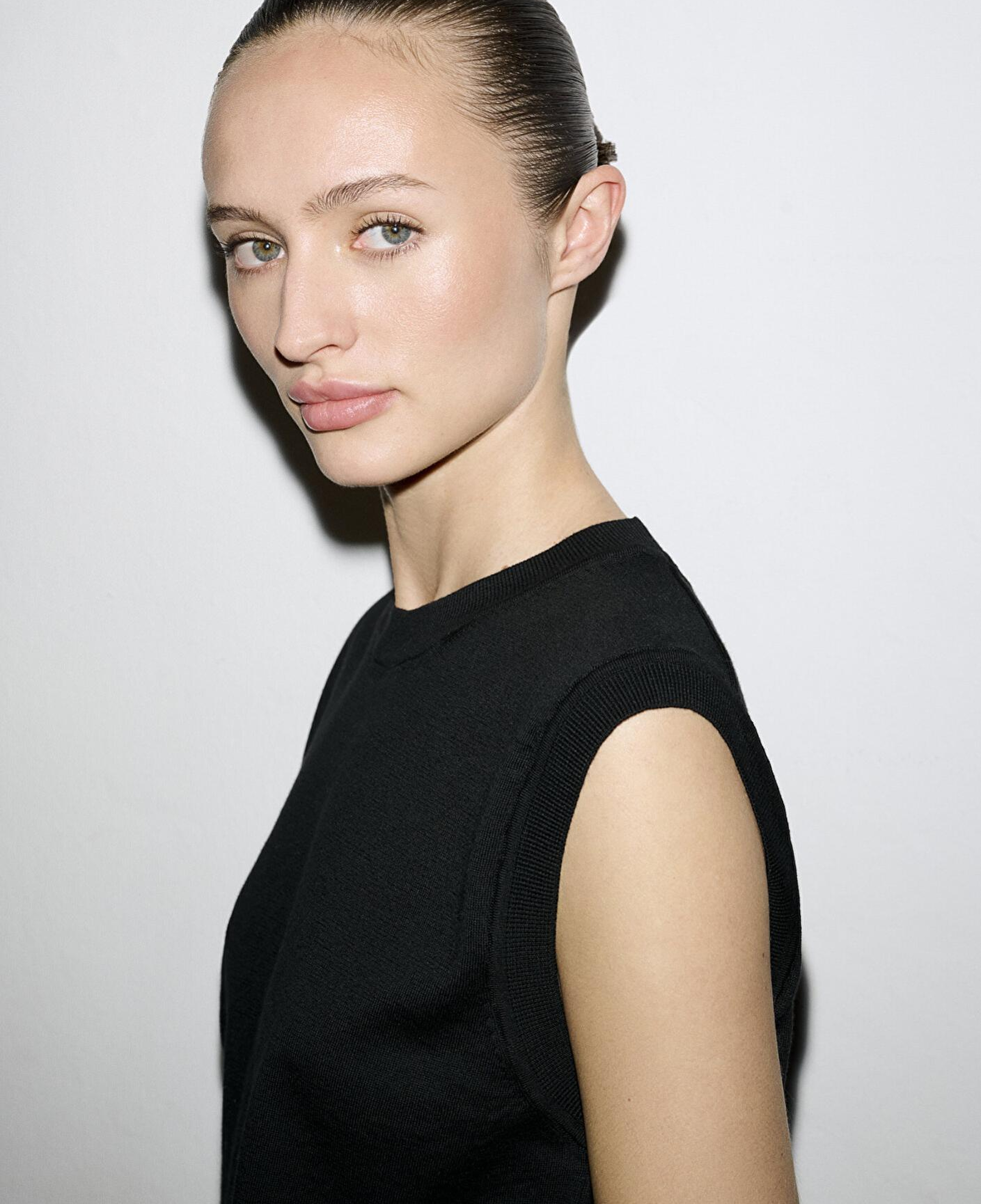 Mavi Bisiklet Yaka Siyah Triko Süveter Slim Fit / Dar Kesim 1710866-900