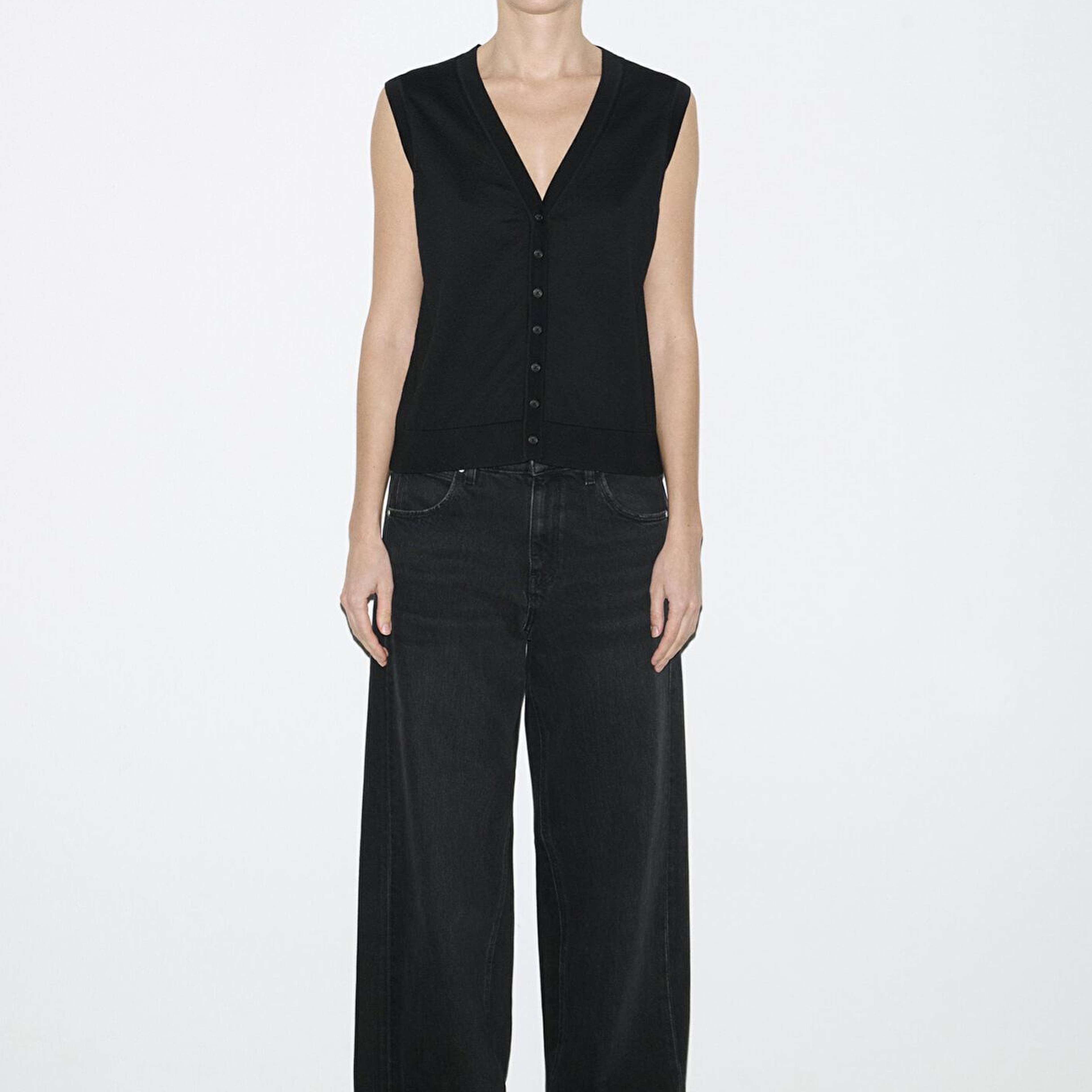 Mavi Düğmeli Siyah Triko Yelek Slim Fit / Dar Kesim 1710867-900