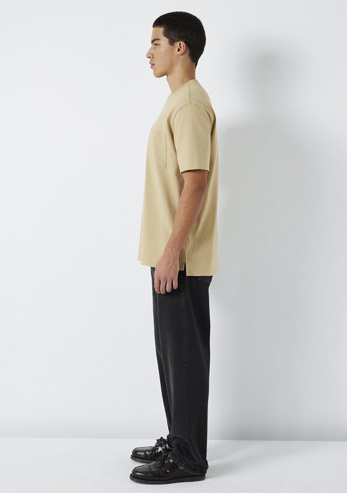 Mavi Cep Detaylı Bej Basic Tişört Loose Fit / Bol Rahat Kesim 066248-70204