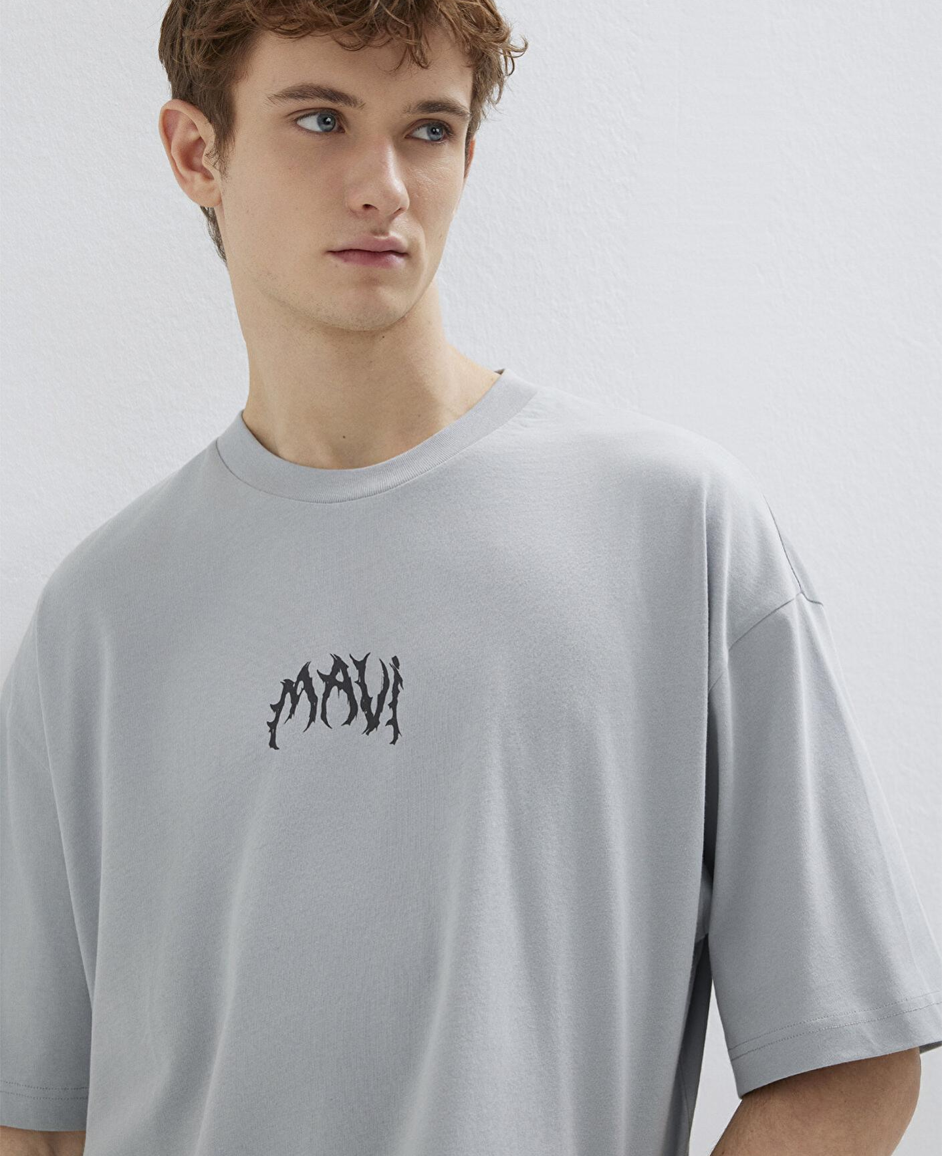 Mavi Mavi Sırt Baskılı Gri Tişört Oversize / Geniş Kesim 0613210-70093