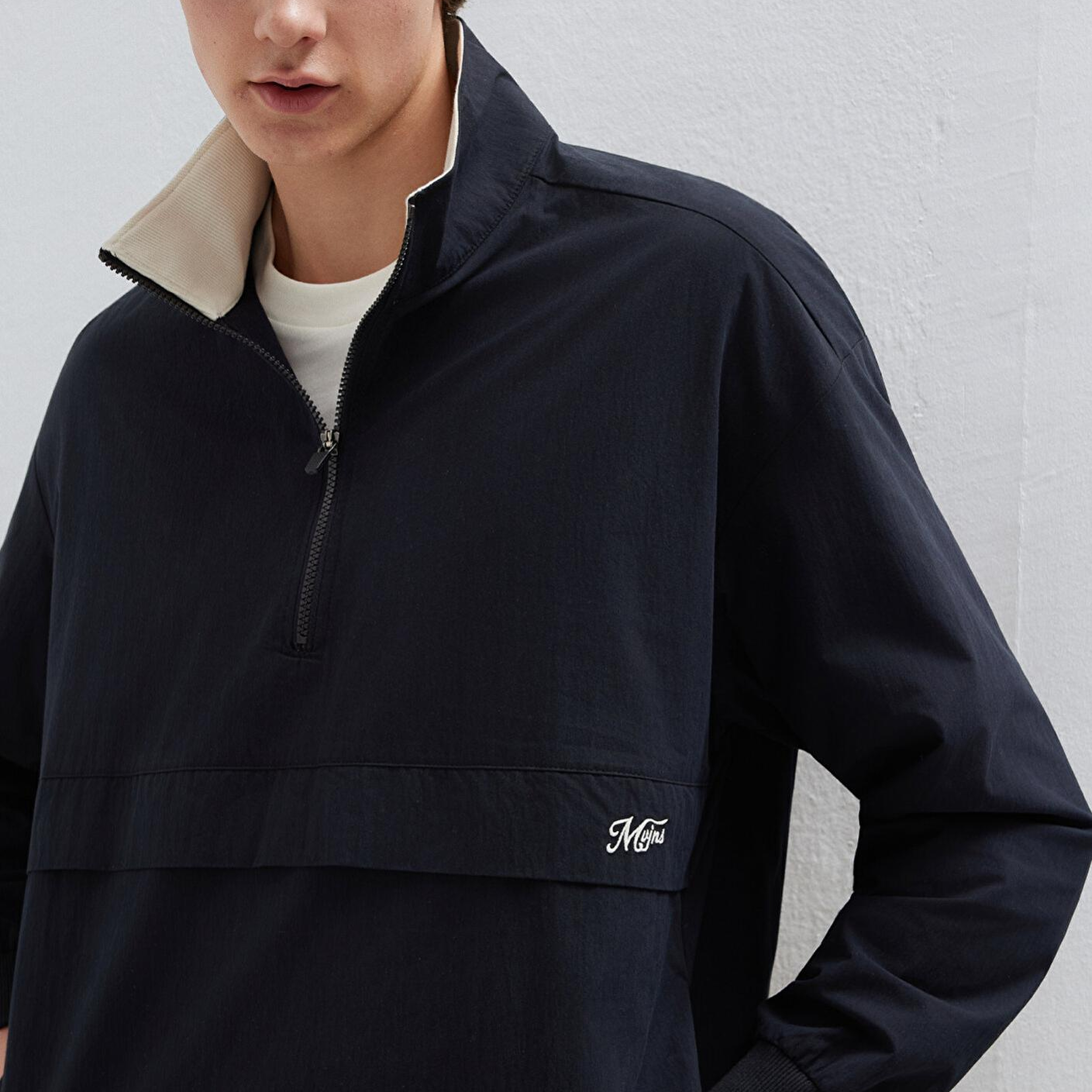 Mavi Yarı Fermuarlı Siyah Sweatshirt 0211890-900