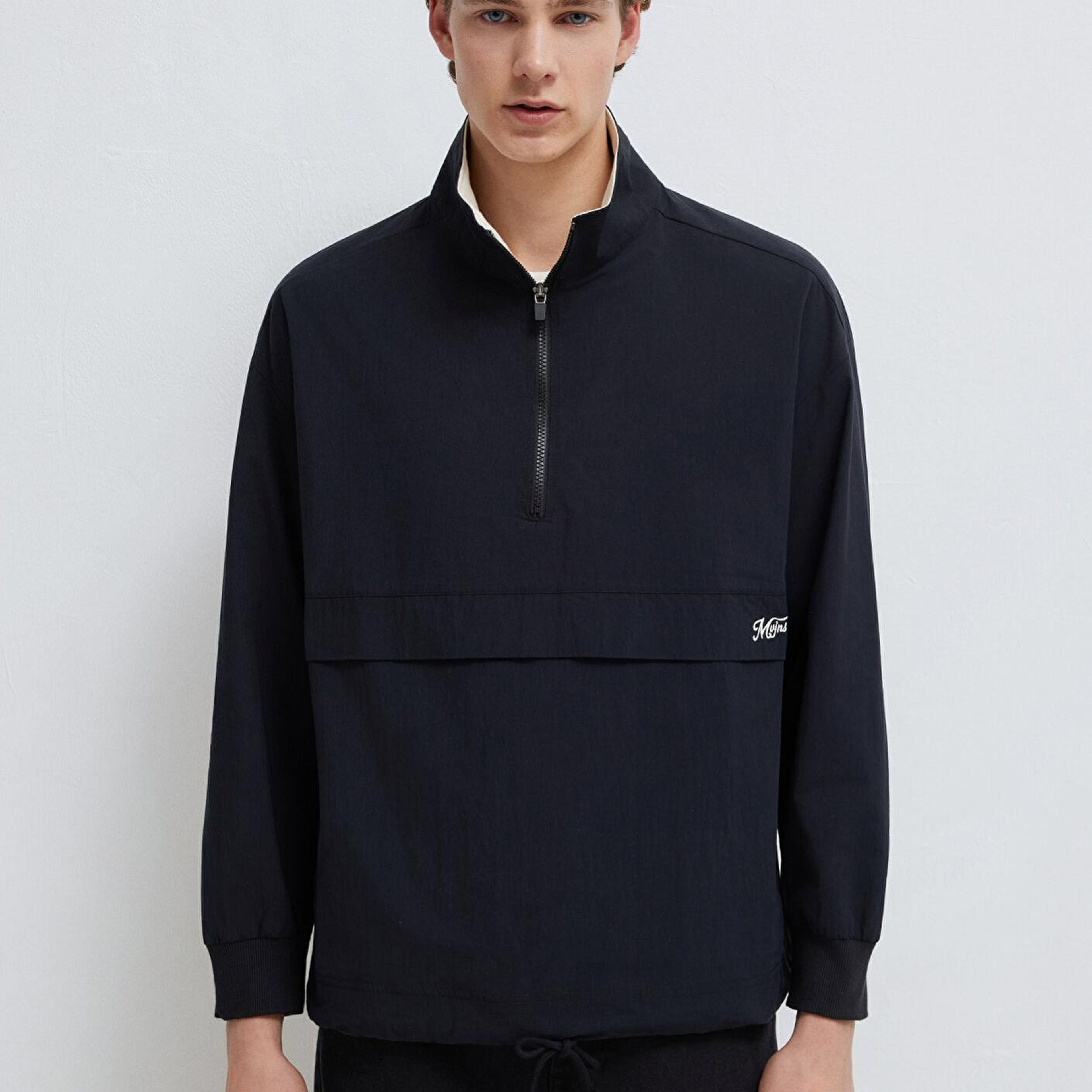 Mavi Yarı Fermuarlı Siyah Sweatshirt 0211890-900