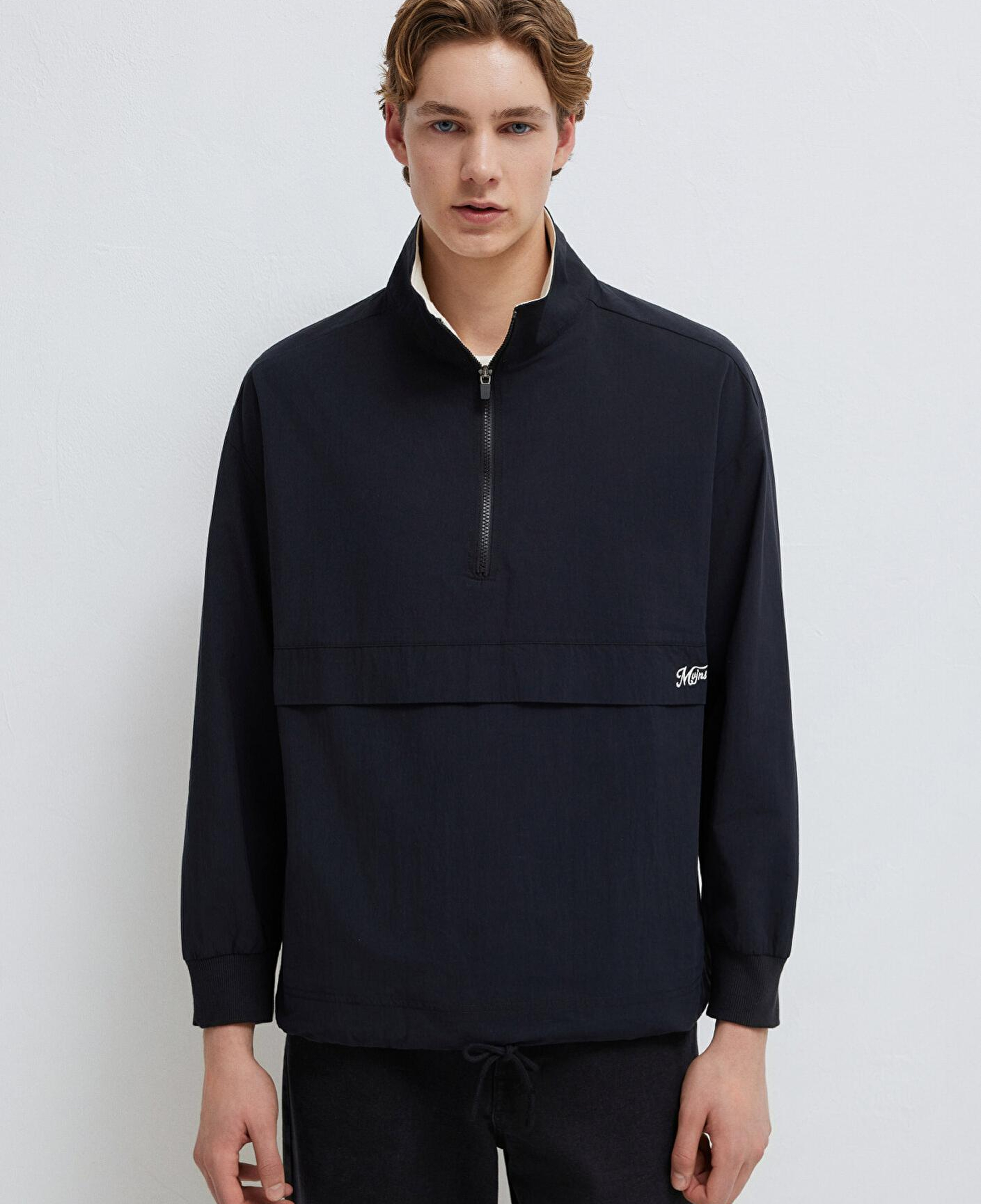 Mavi Yarı Fermuarlı Siyah Sweatshirt 0211890-900