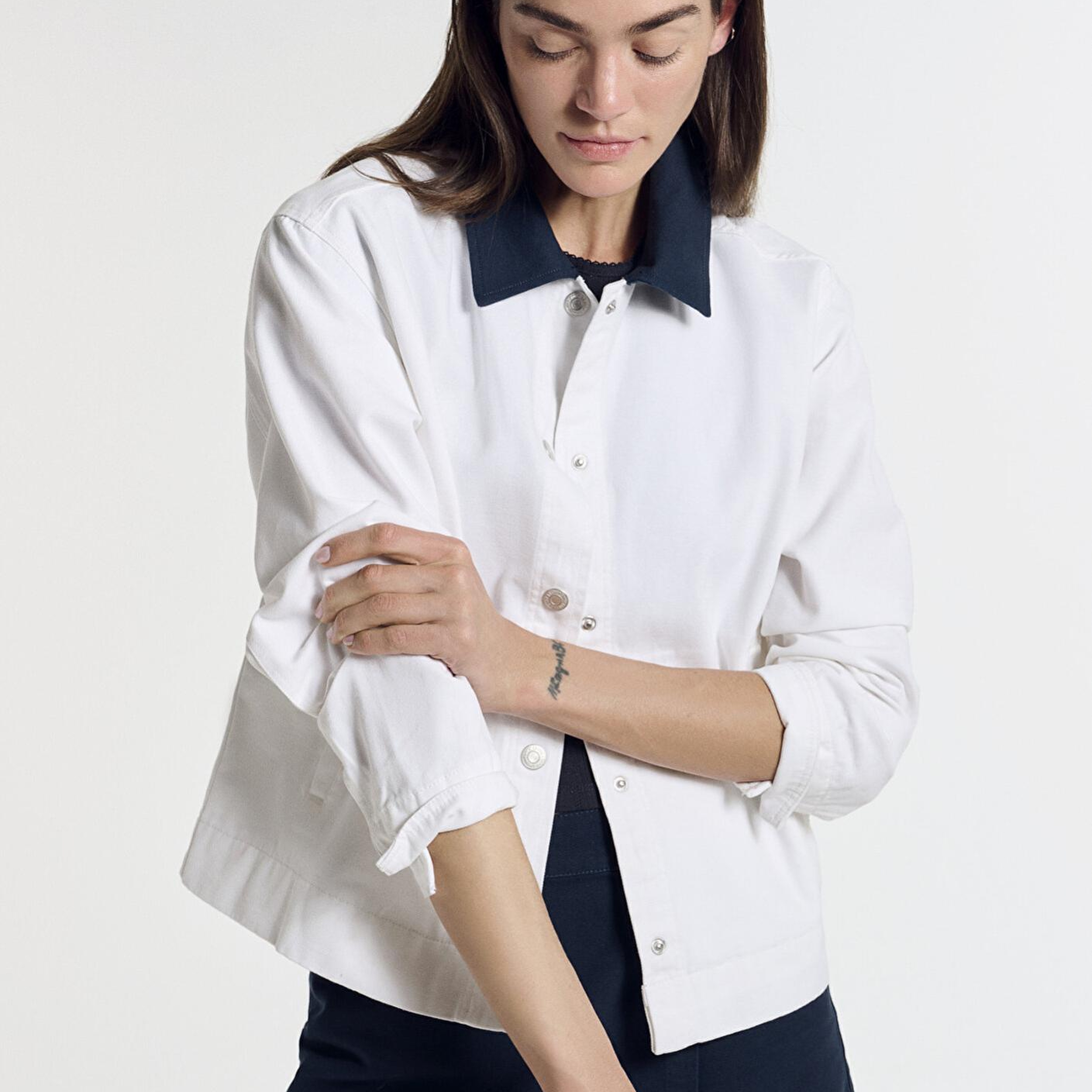 Mavi Yaka Detaylı Beyaz İnce Ceket Loose Fit / Bol Rahat Kesim 1211407-80194