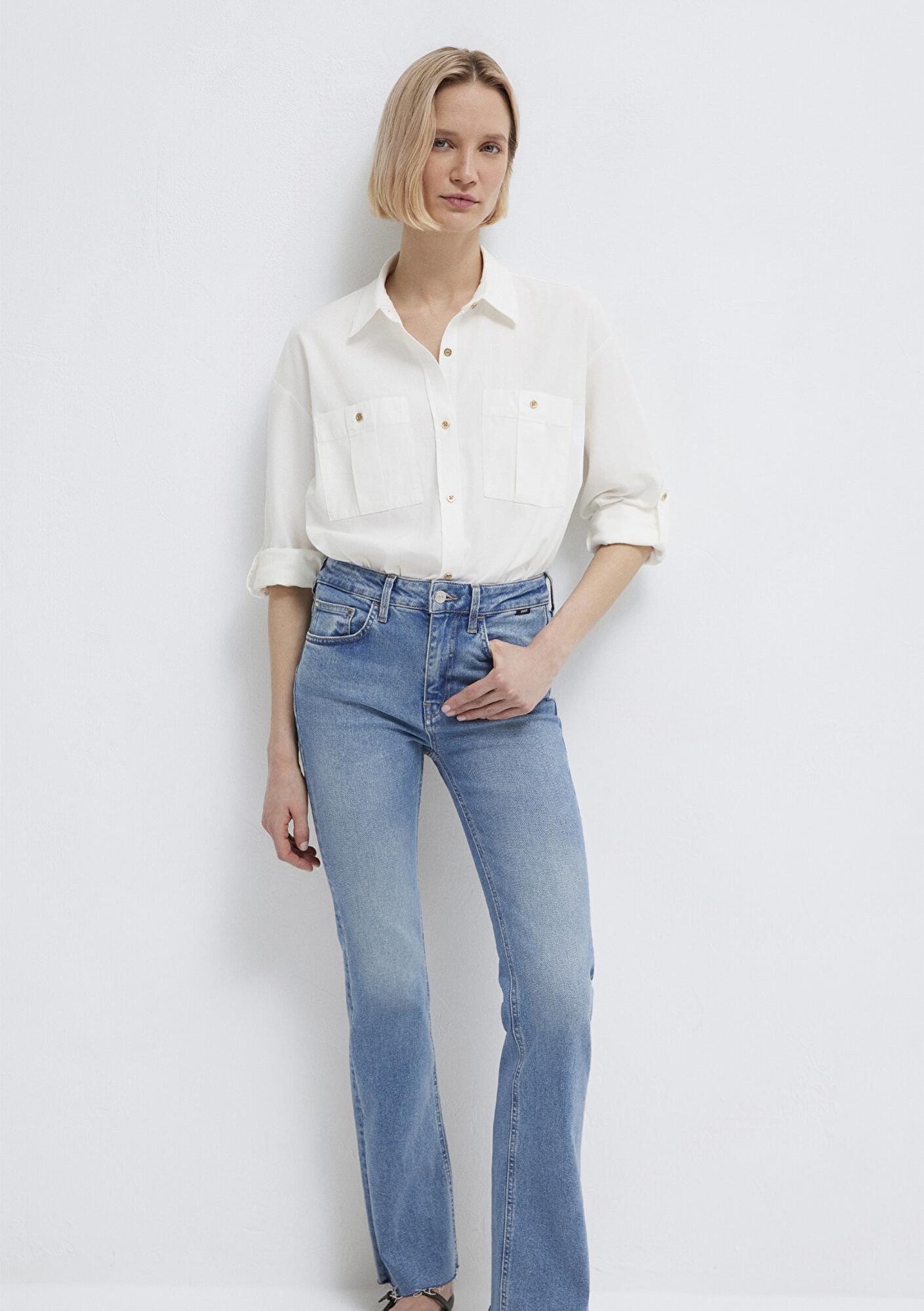 Mavi Düğme Detaylı Ekru Gömlek Loose Fit / Bol Rahat Kesim 1211383-70057