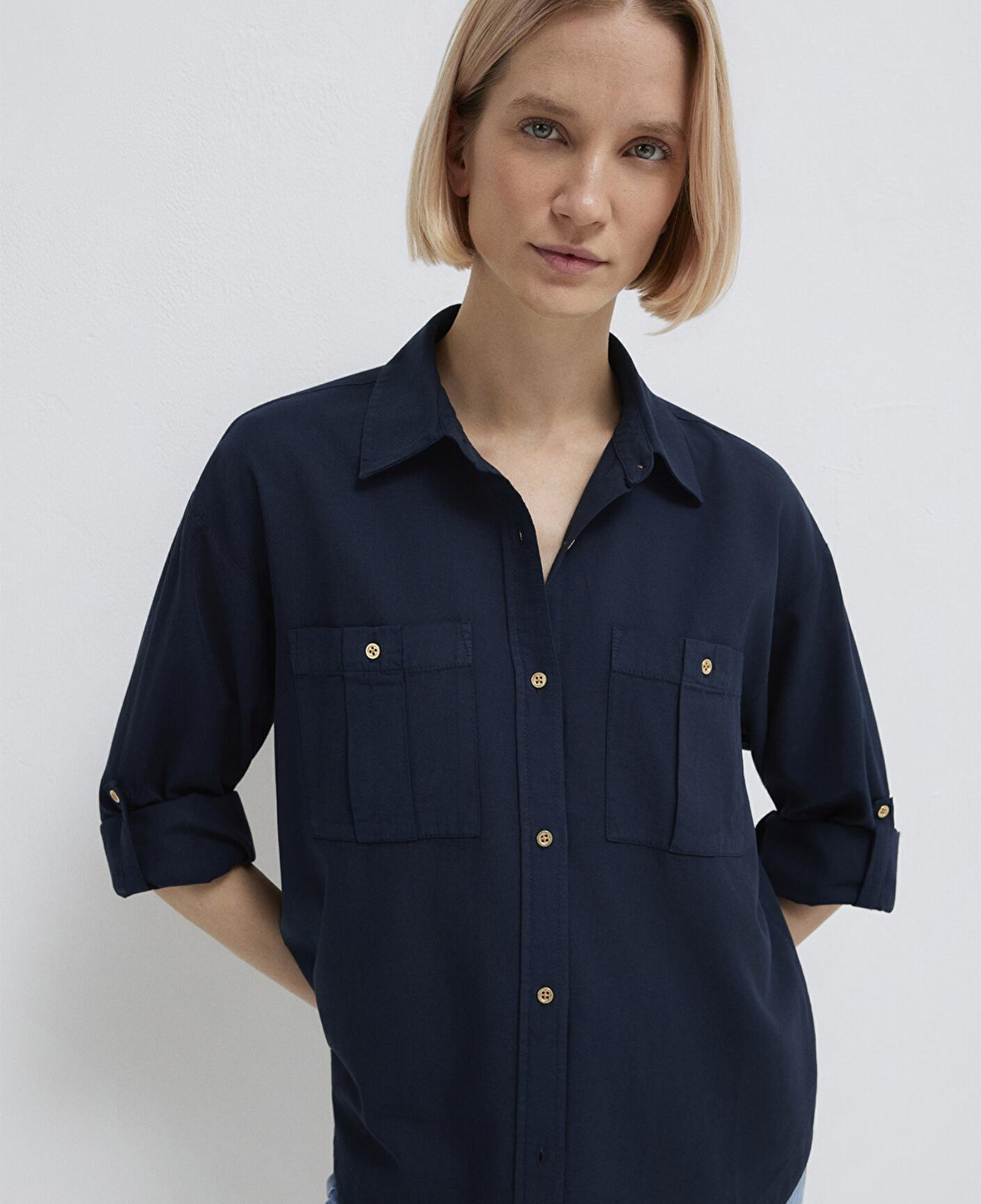 Mavi Düğme Detaylı Lacivert Gömlek Loose Fit / Bol Rahat Kesim 1211383-70492