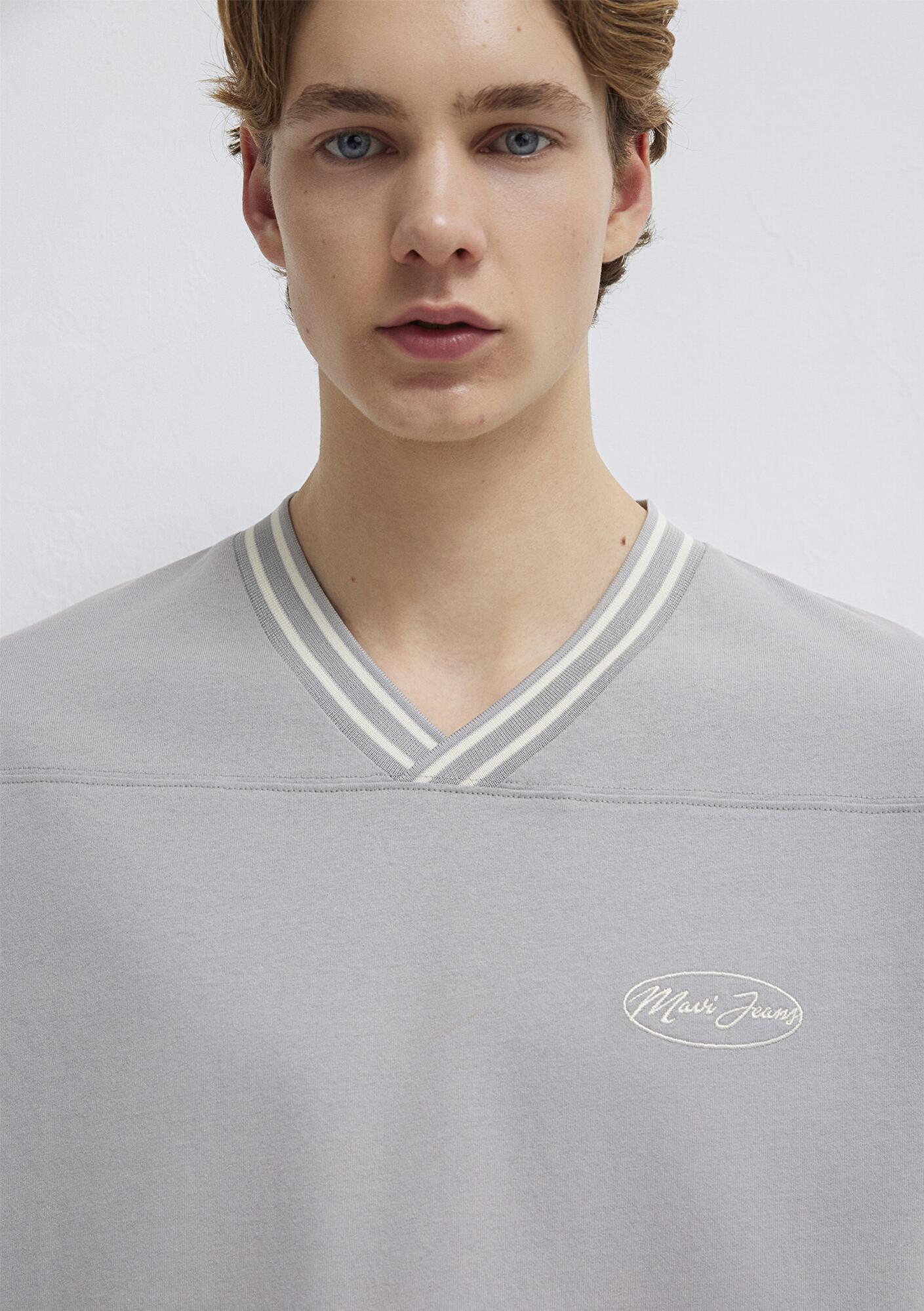 Mavi Mavi Jeans Nakışlı V Yaka Gri Tişört Oversize / Geniş Kesim 0613171-80615