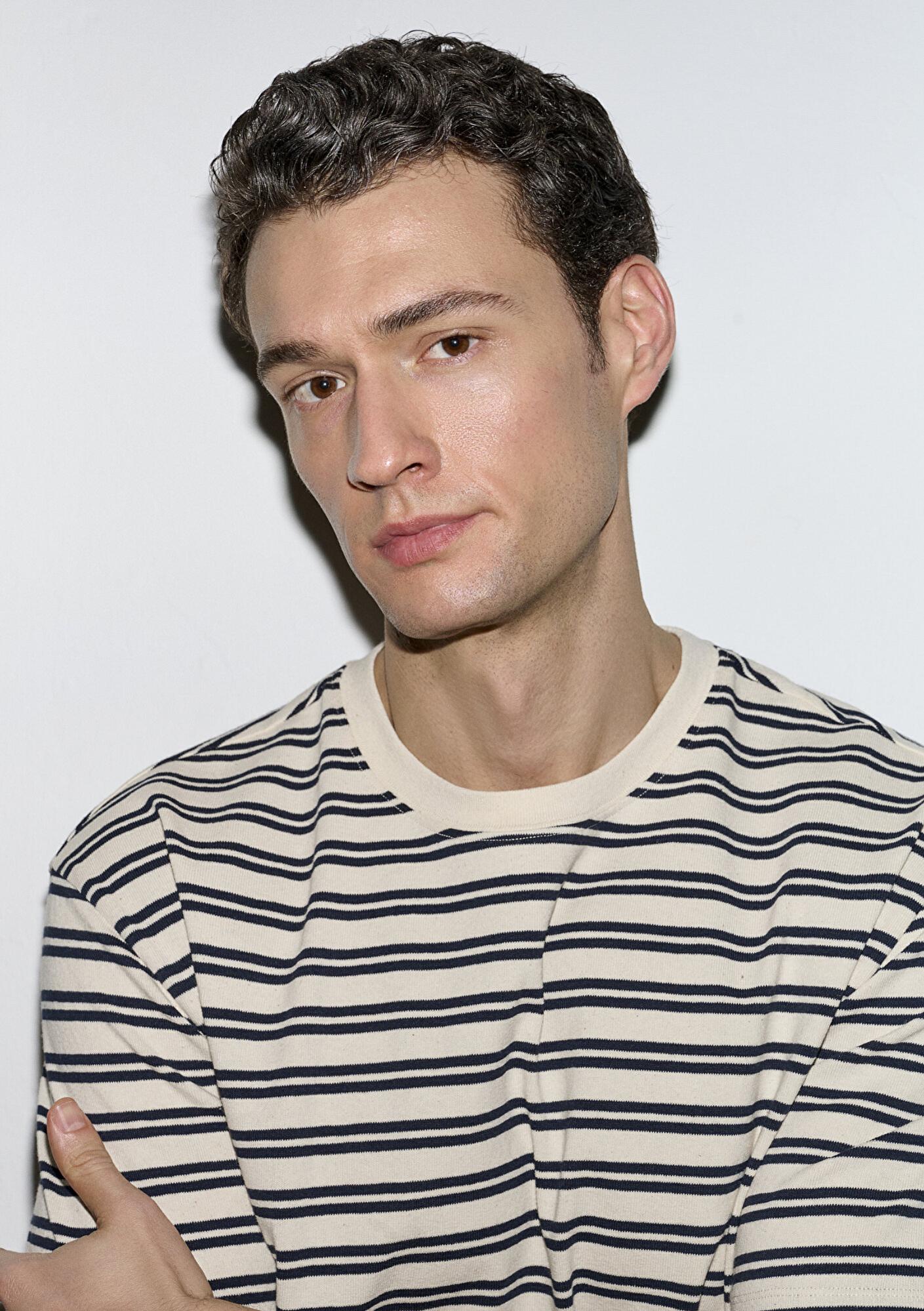 Mavi Lacivert Çizgili Ekru Tişört Loose Fit / Bol Rahat Kesim 0613166-83699