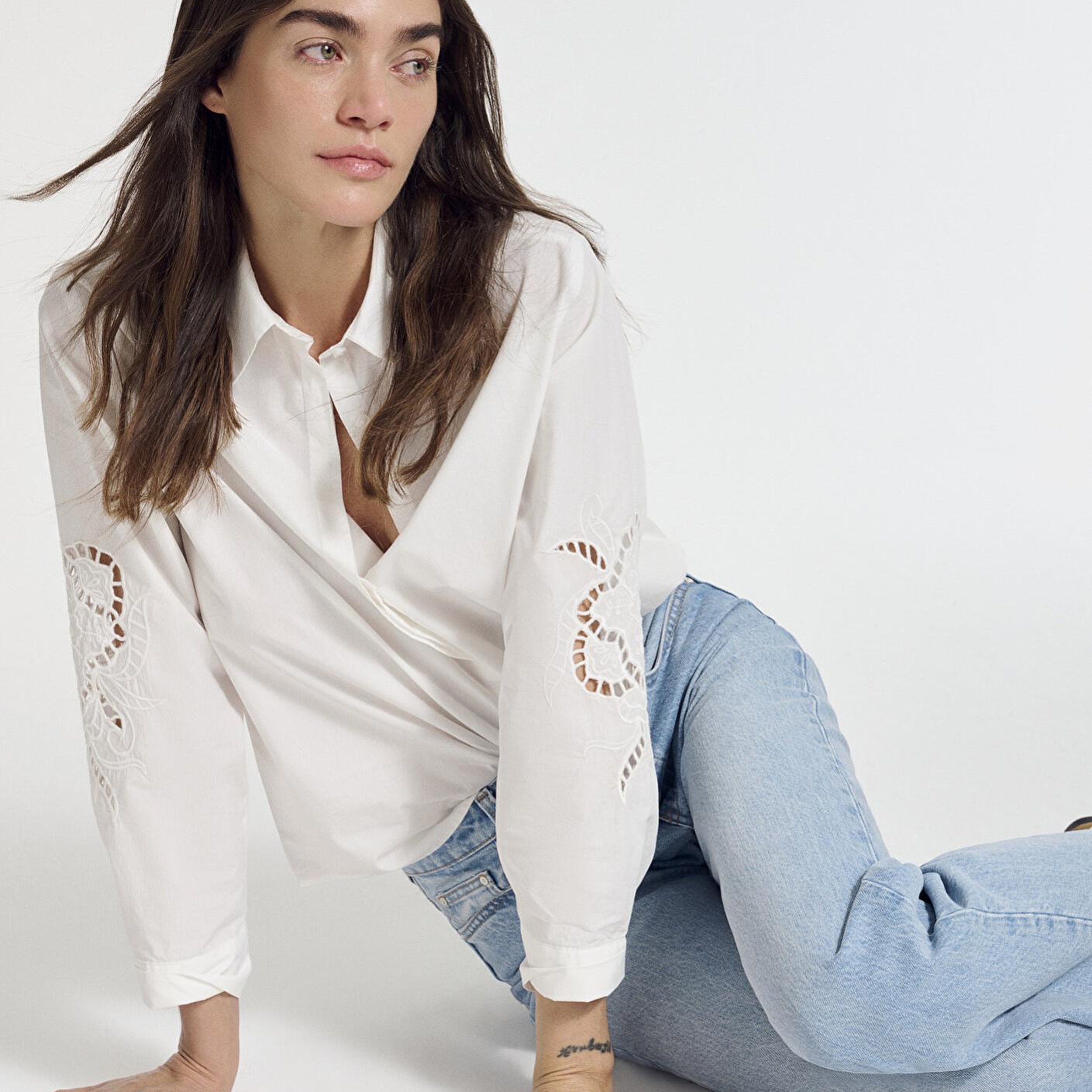 Mavi Nakış Detaylı Ekru Gömlek Loose Fit / Bol Rahat Kesim 1211382-70057