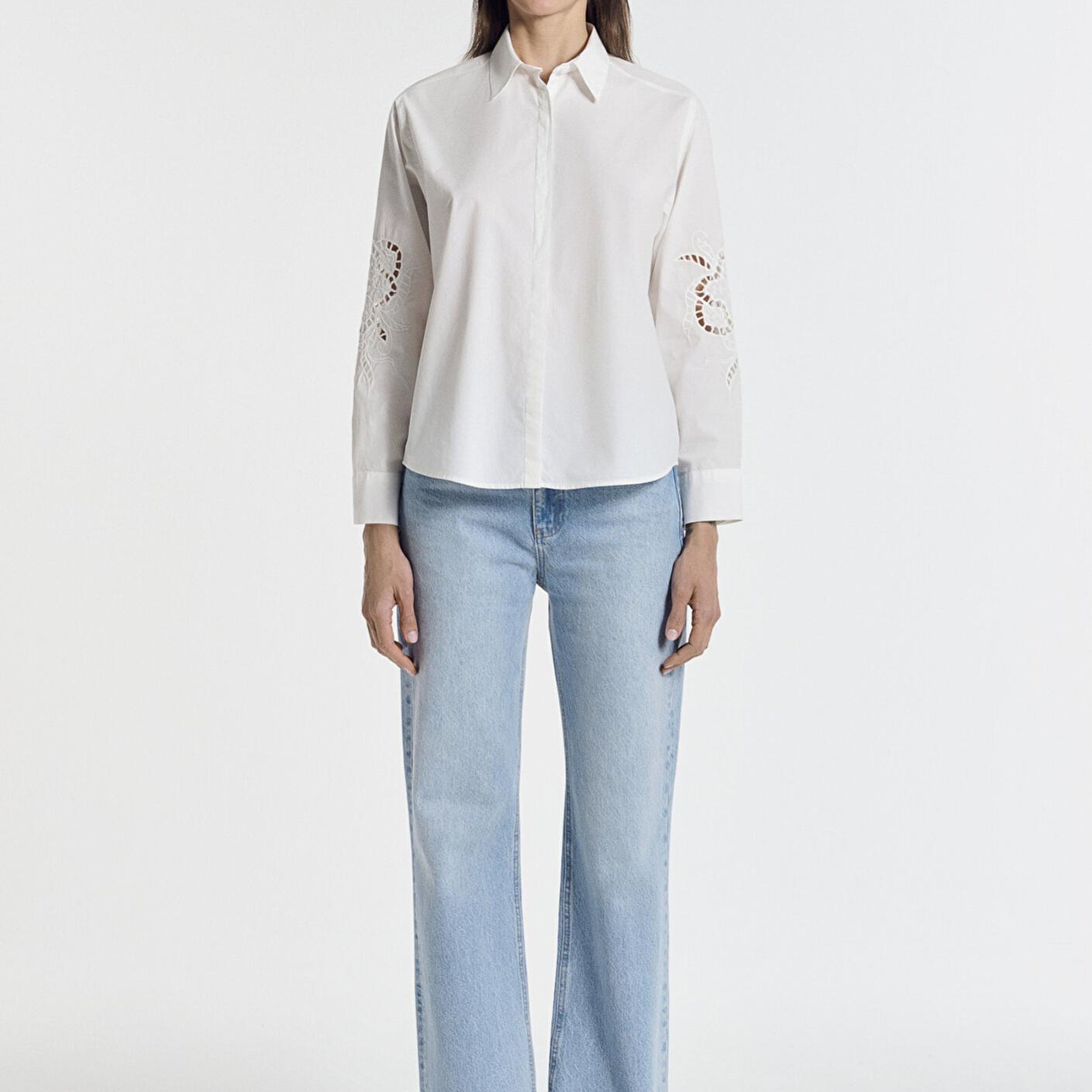 Mavi Nakış Detaylı Ekru Gömlek Loose Fit / Bol Rahat Kesim 1211382-70057