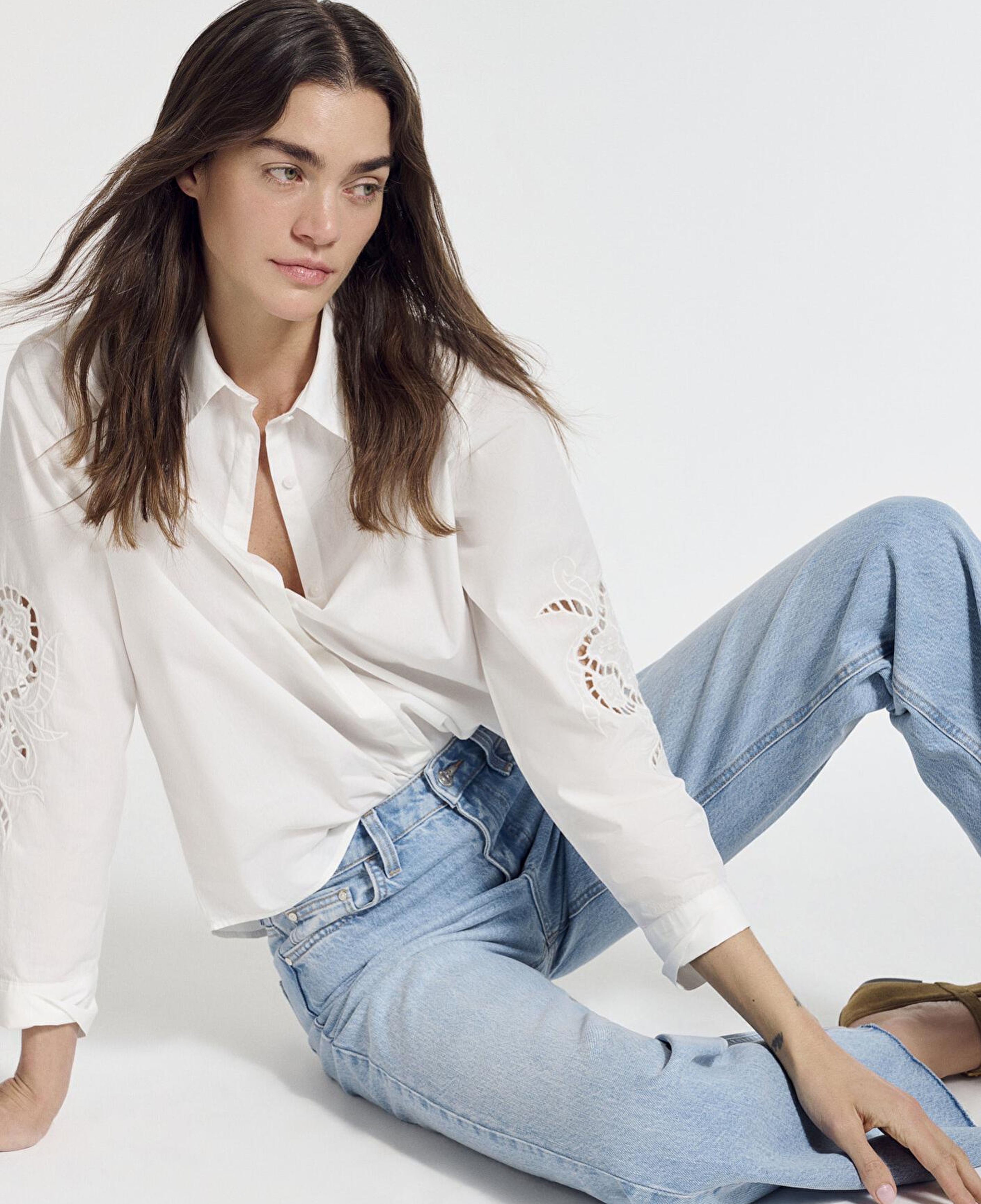 Mavi Nakış Detaylı Ekru Gömlek Loose Fit / Bol Rahat Kesim 1211382-70057