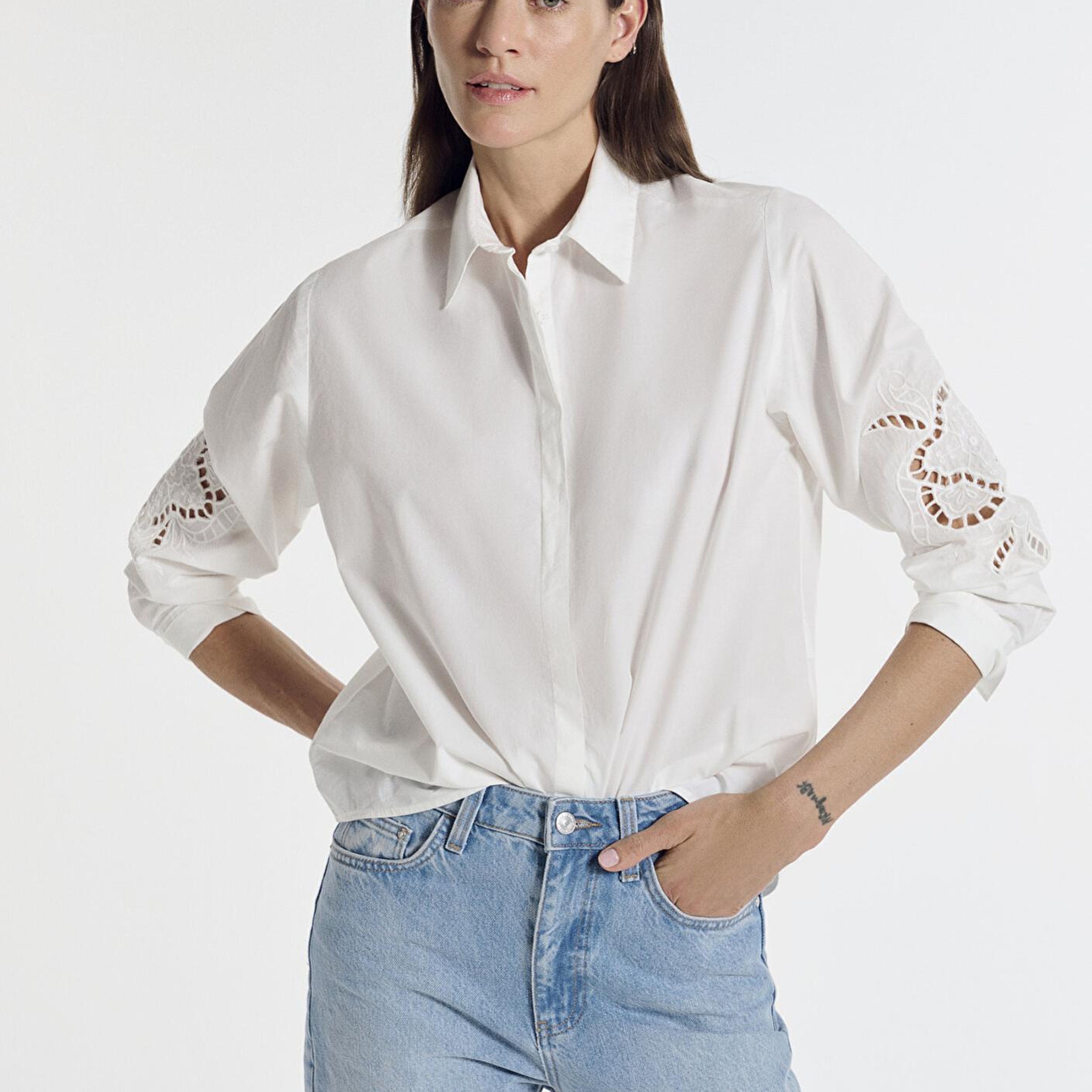 Mavi Nakış Detaylı Ekru Gömlek Loose Fit / Bol Rahat Kesim 1211382-70057