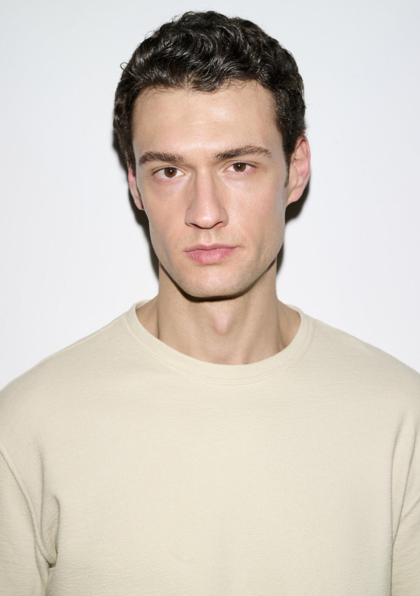 Mavi Bisiklet Yaka Bej Tişört Loose Fit / Bol Rahat Kesim 0613161-70325