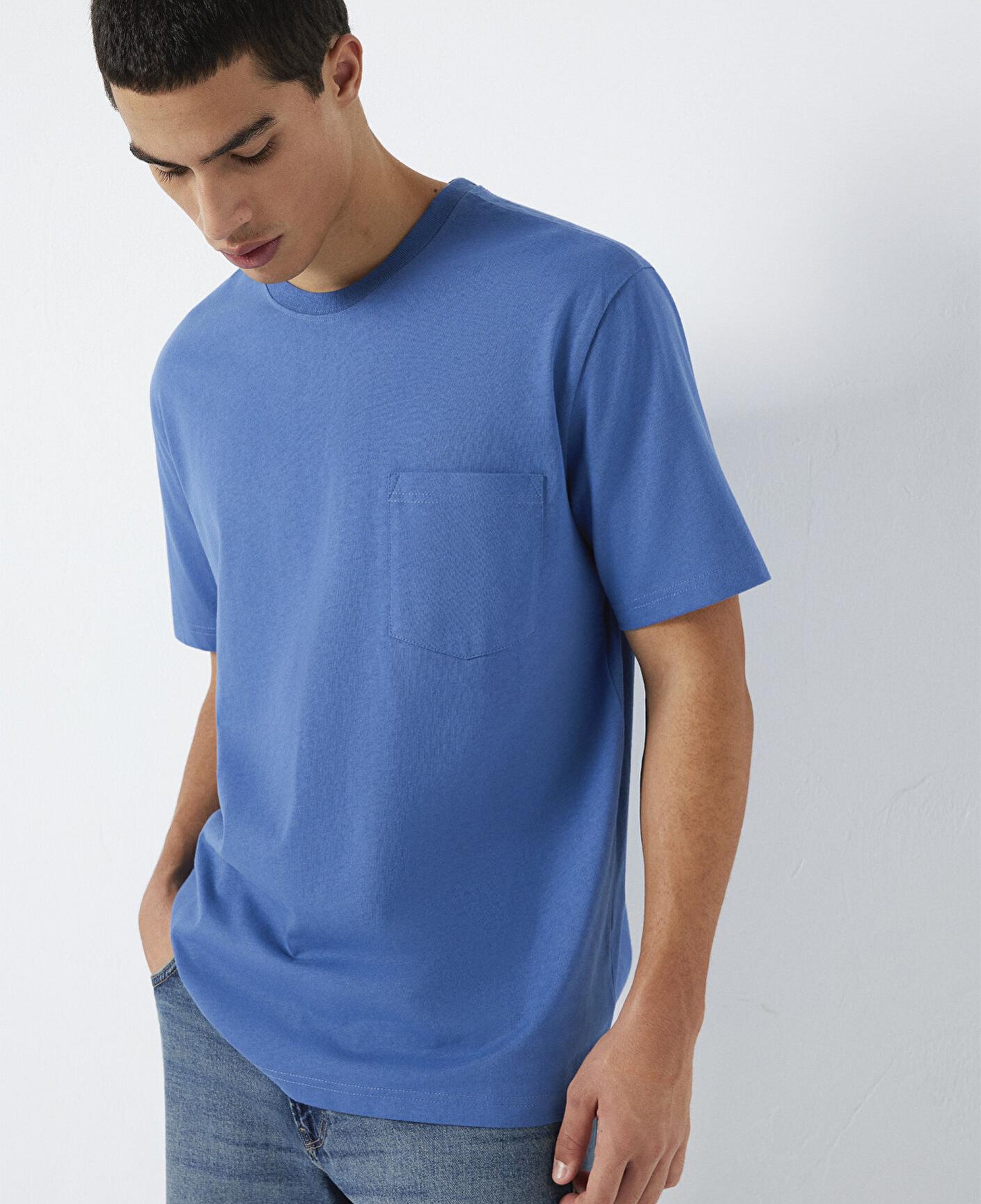 Mavi Cep Detaylı Mavi Basic Tişört Loose Fit / Bol Rahat Kesim 066248-70719