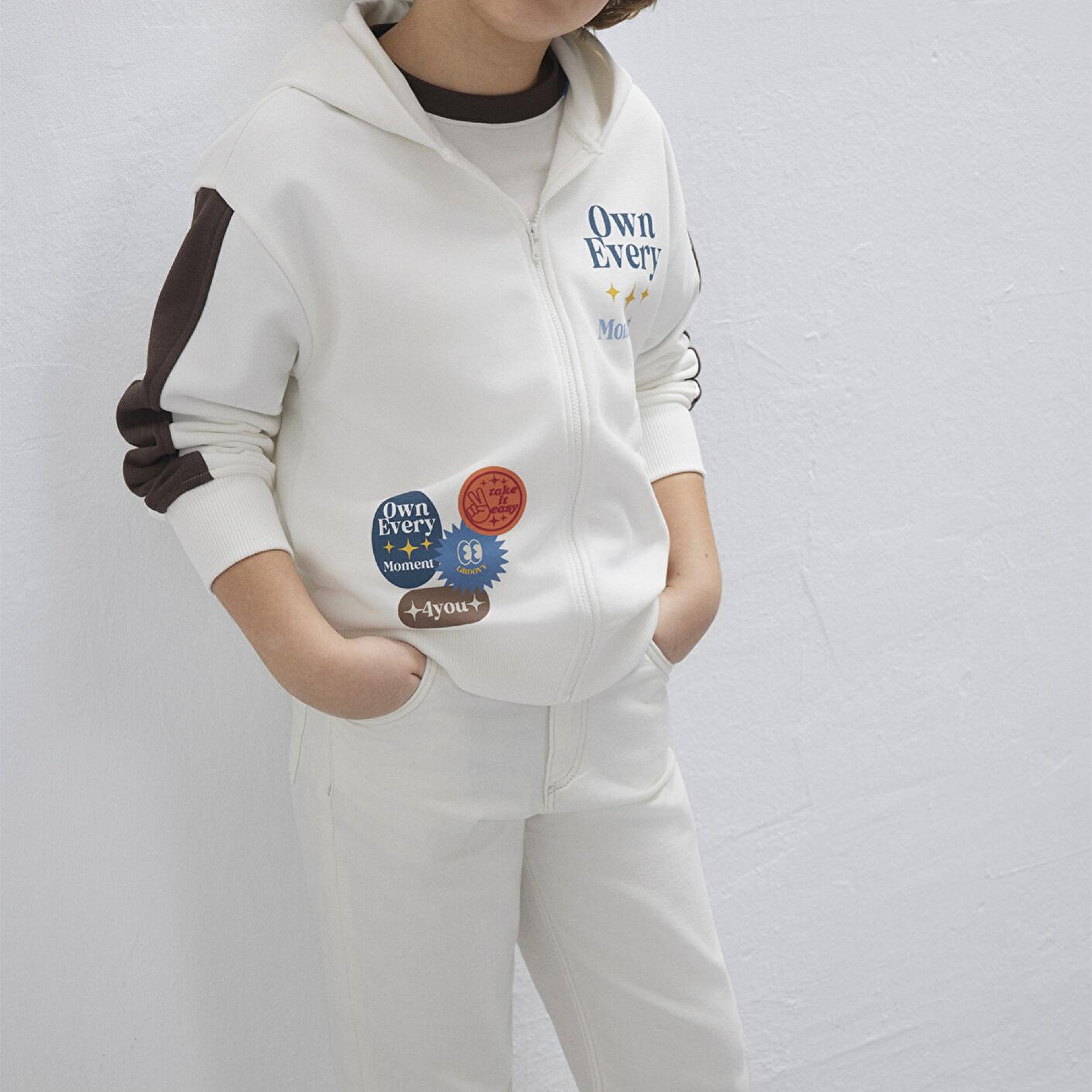 Mavi Baskılı Kapüşonlu Ekru Sweatshirt 6S10165-70057