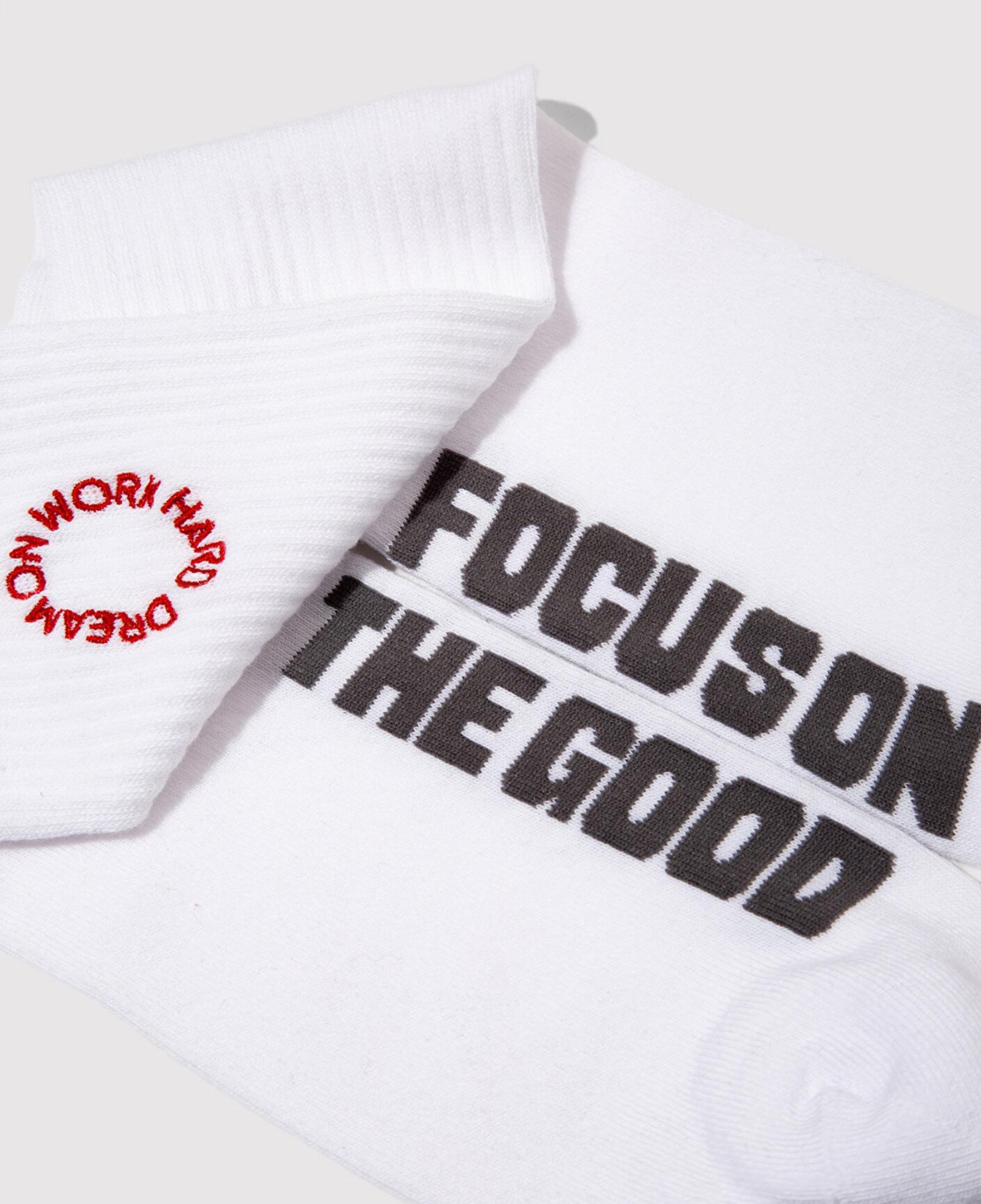 Mavi Nakışlı Beyaz Soket Çorap 0912195-620