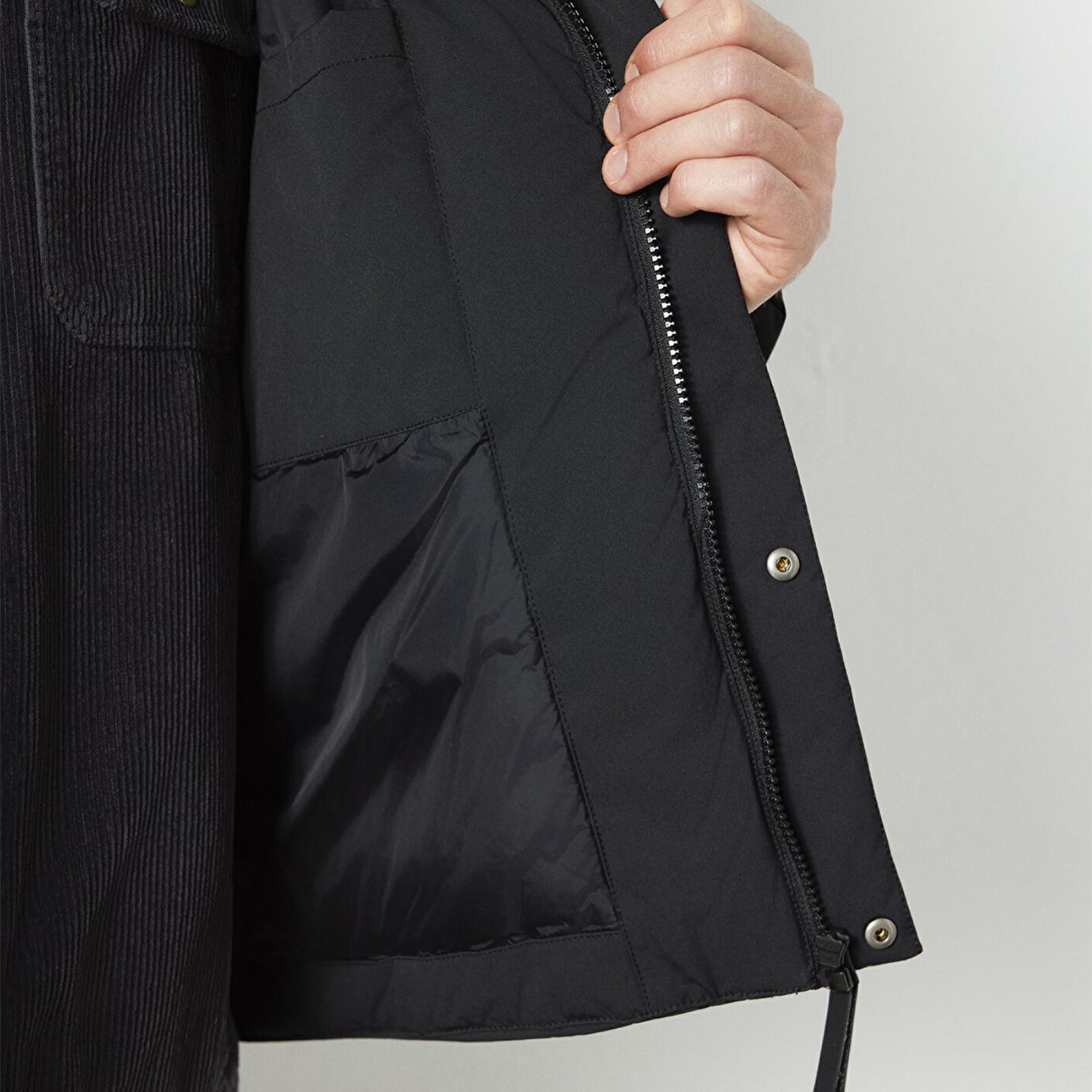 Mavi Kapüşonlu Siyah Şişme Mont 0110758-71379