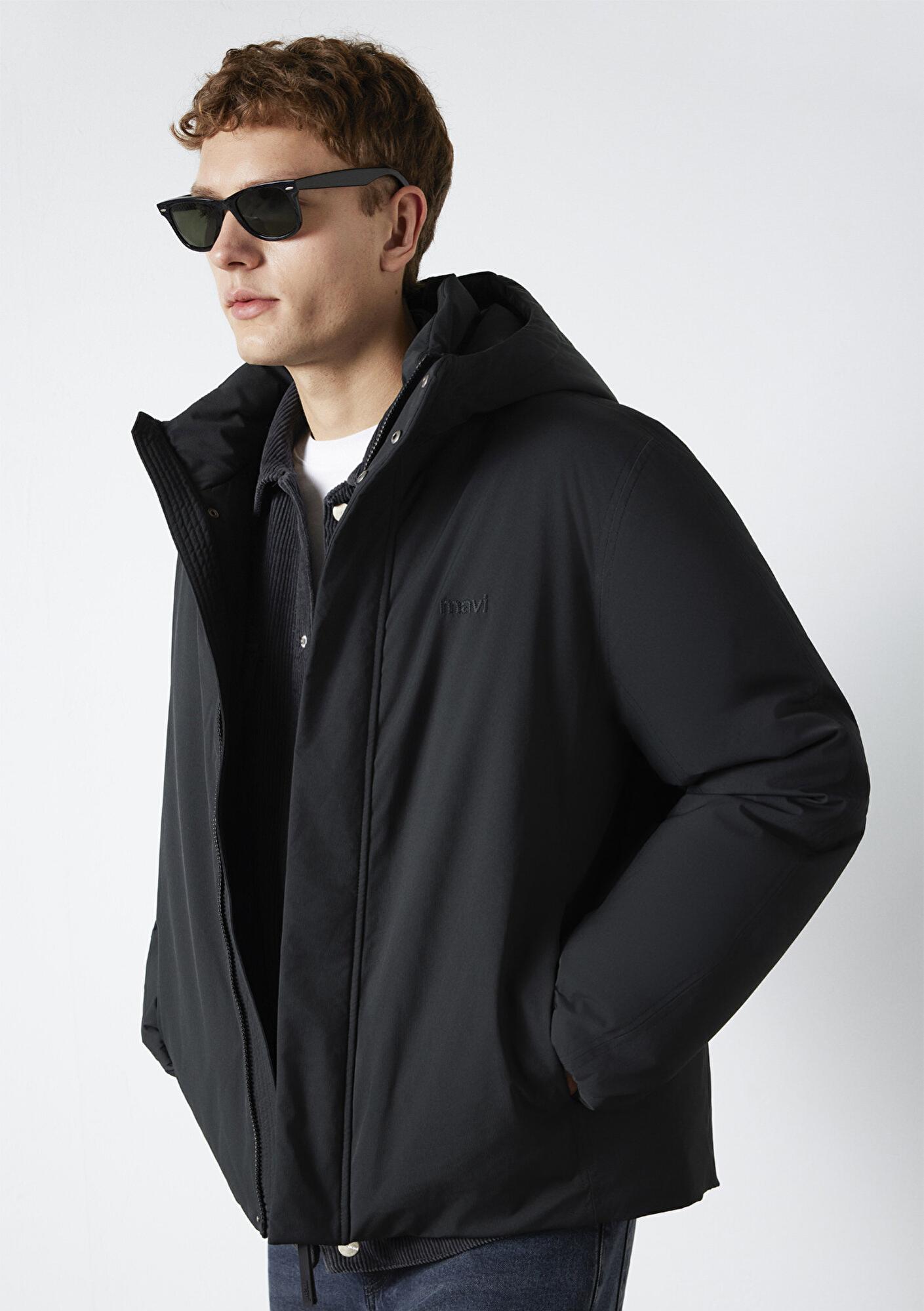 Mavi Kapüşonlu Siyah Şişme Mont 0110758-71379