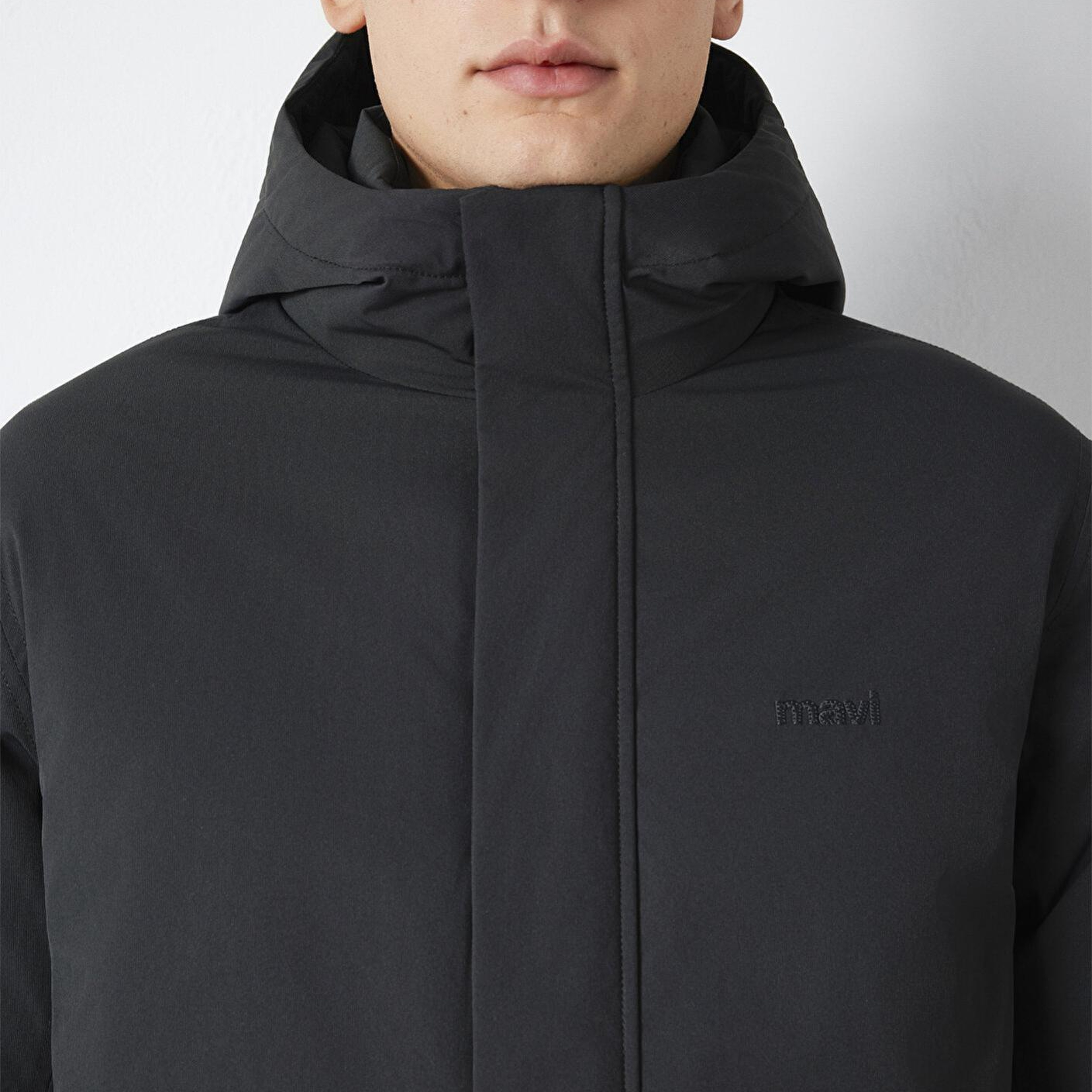 Mavi Kapüşonlu Siyah Şişme Mont 0110758-71379