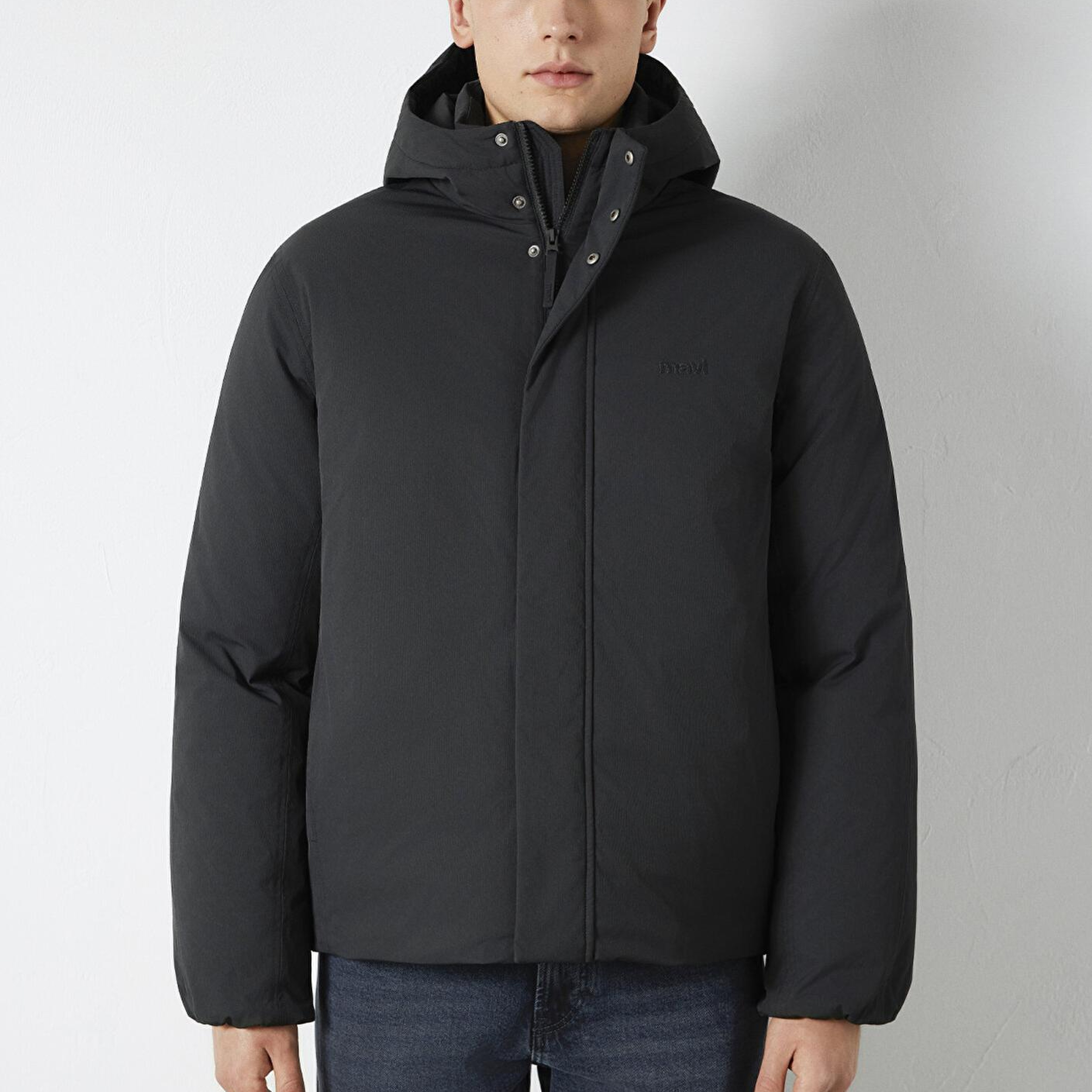 Mavi Kapüşonlu Siyah Şişme Mont 0110758-71379