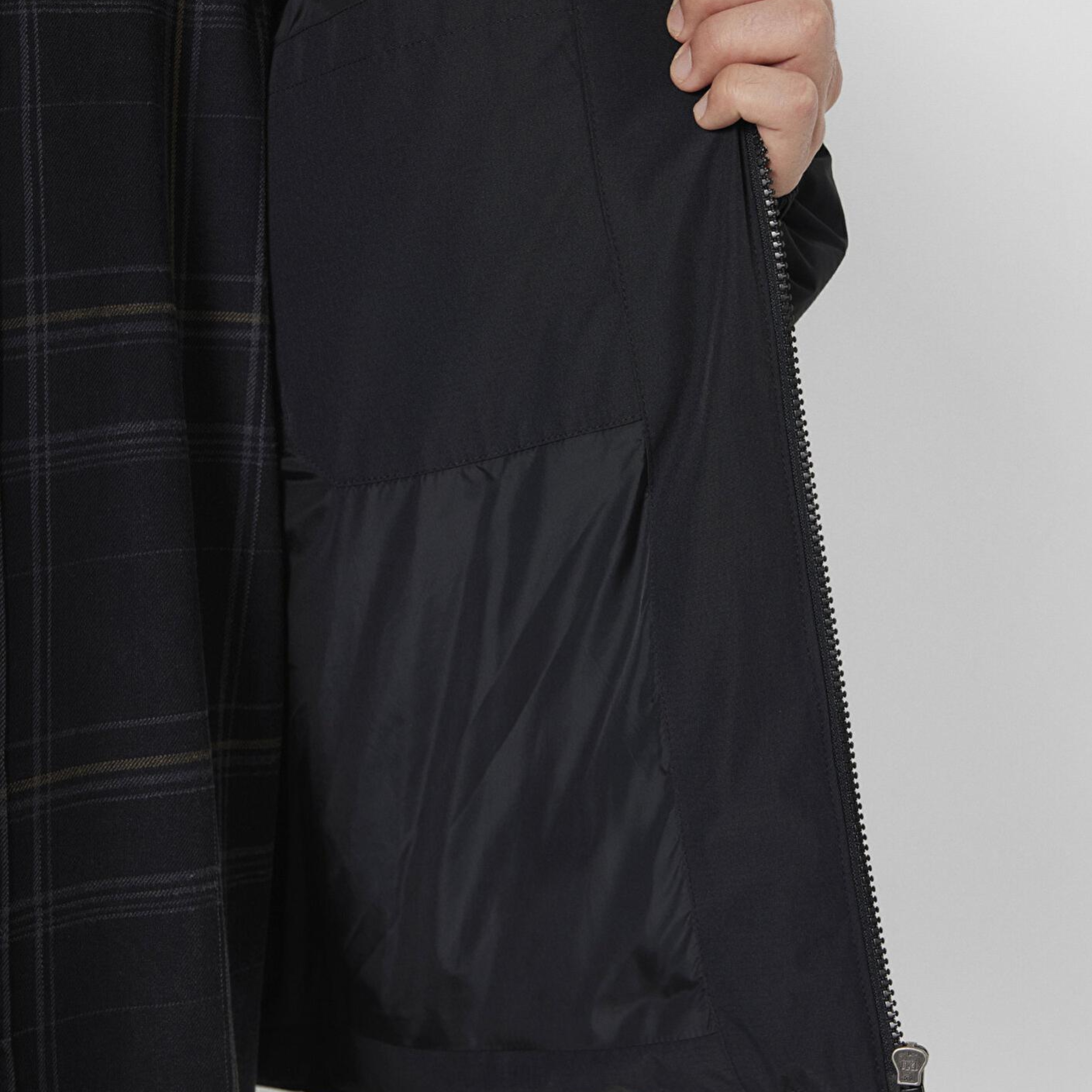 Mavi Kapüşonlu Siyah Şişme Mont 0110756-71379