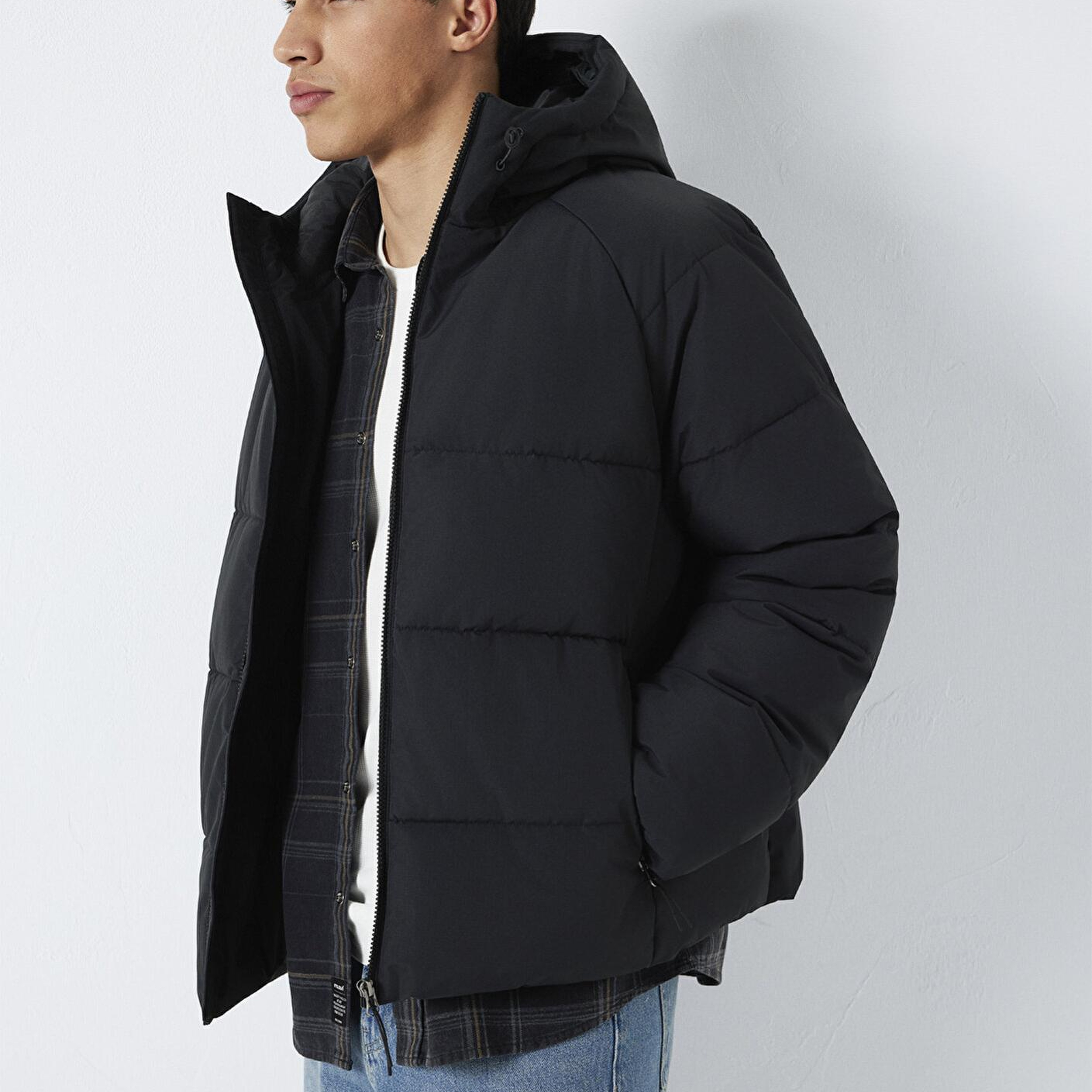 Mavi Kapüşonlu Siyah Şişme Mont 0110756-71379