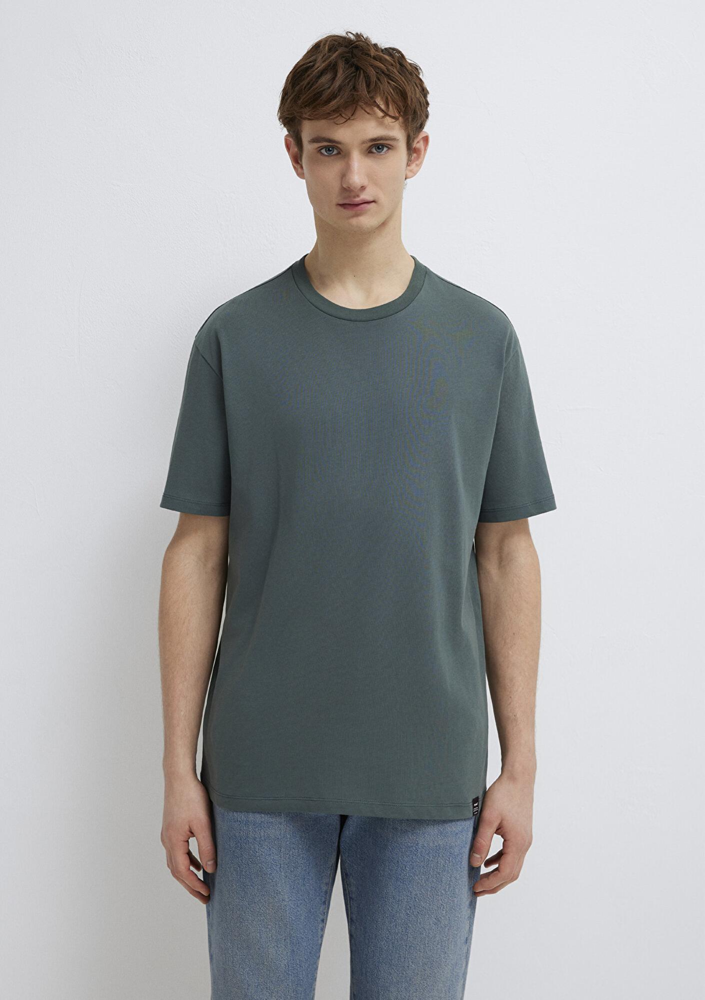 Mavi Etiket Detaylı Yeşil Basic Tişört Loose Fit / Bol Rahat Kesim 0611824-71598