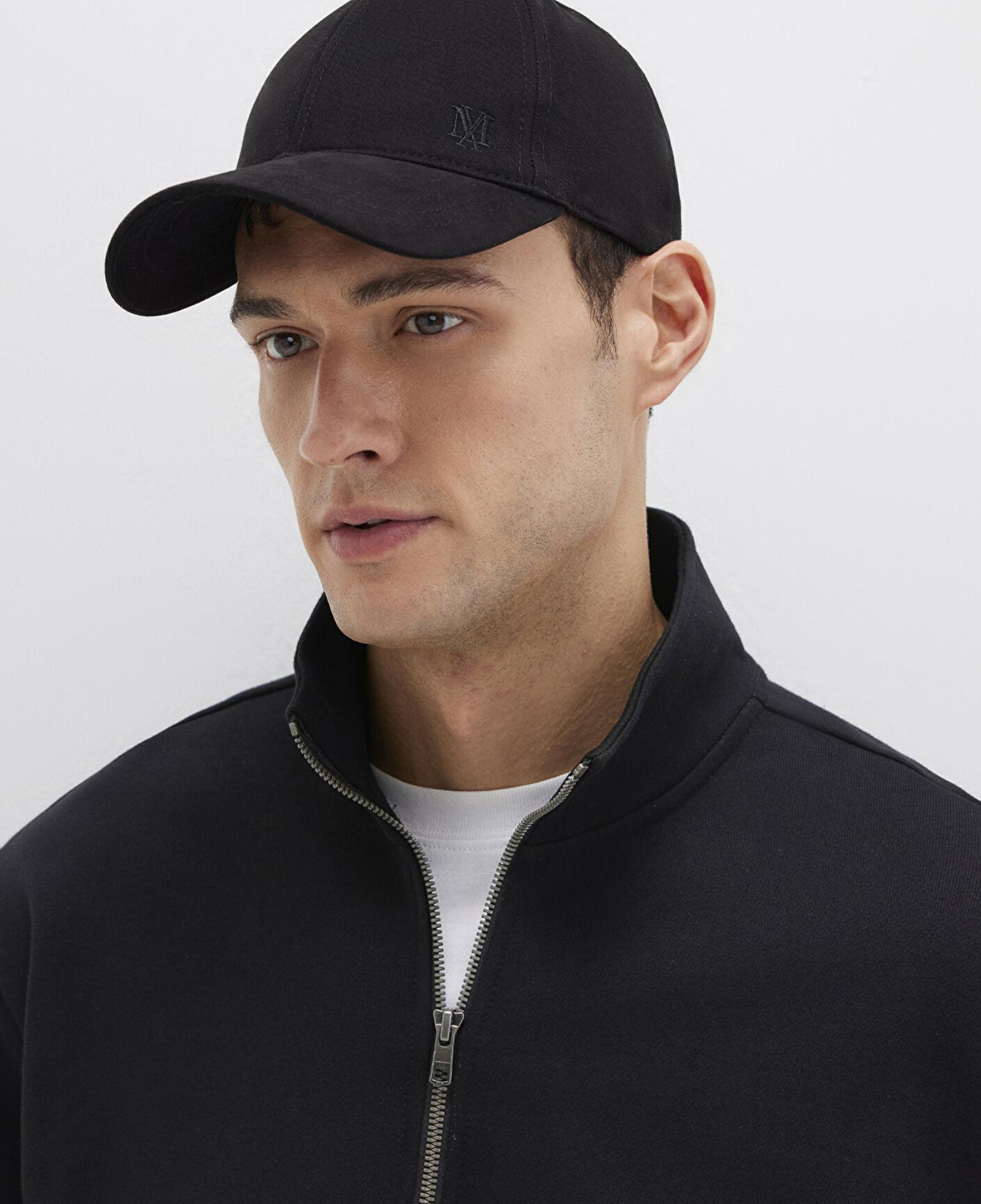 Mavi Mühür Logo Nakışlı Siyah Şapka 0911882-900