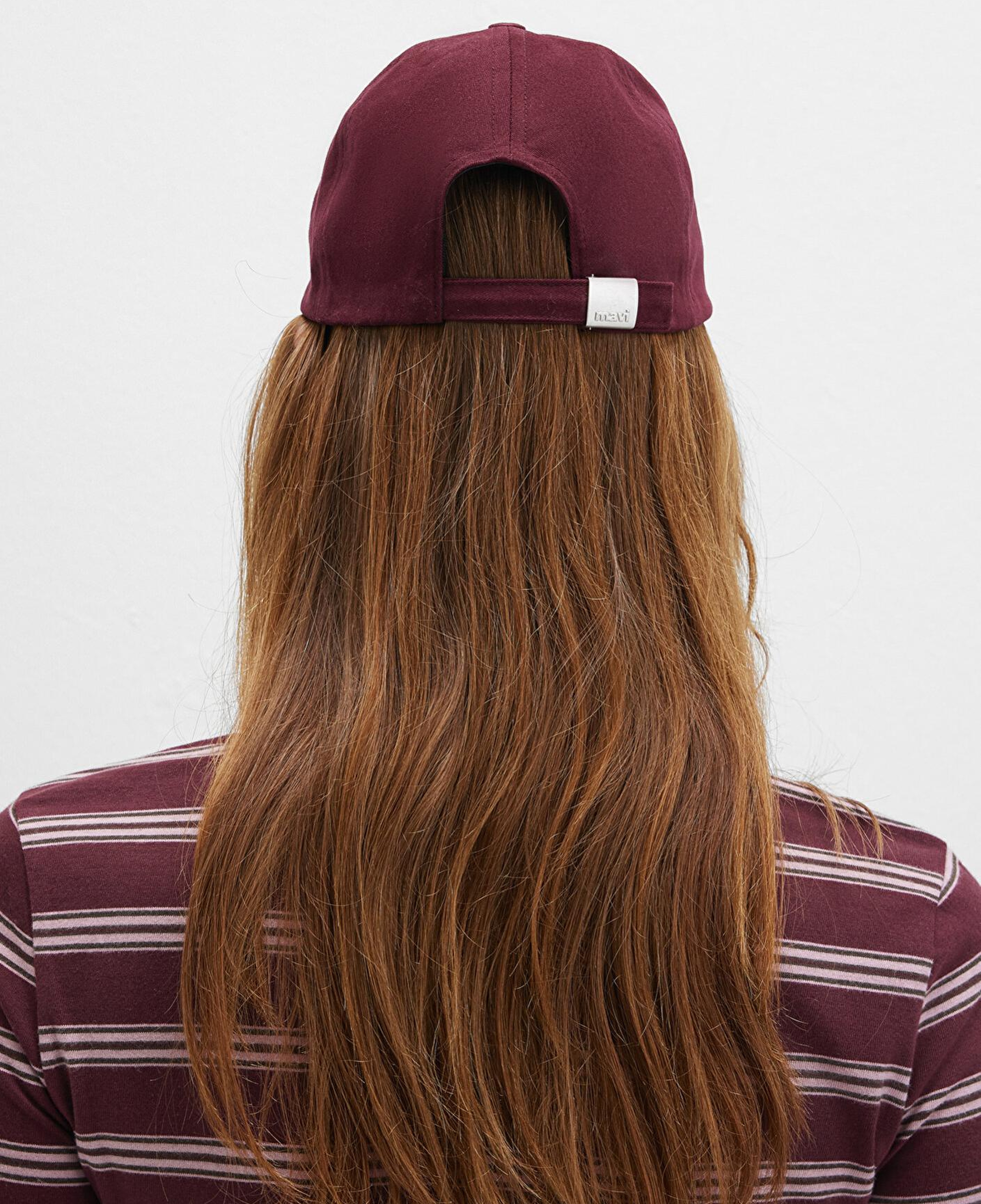 Mavi M Logo Detaylı Bordo Şapka 1912255-82051