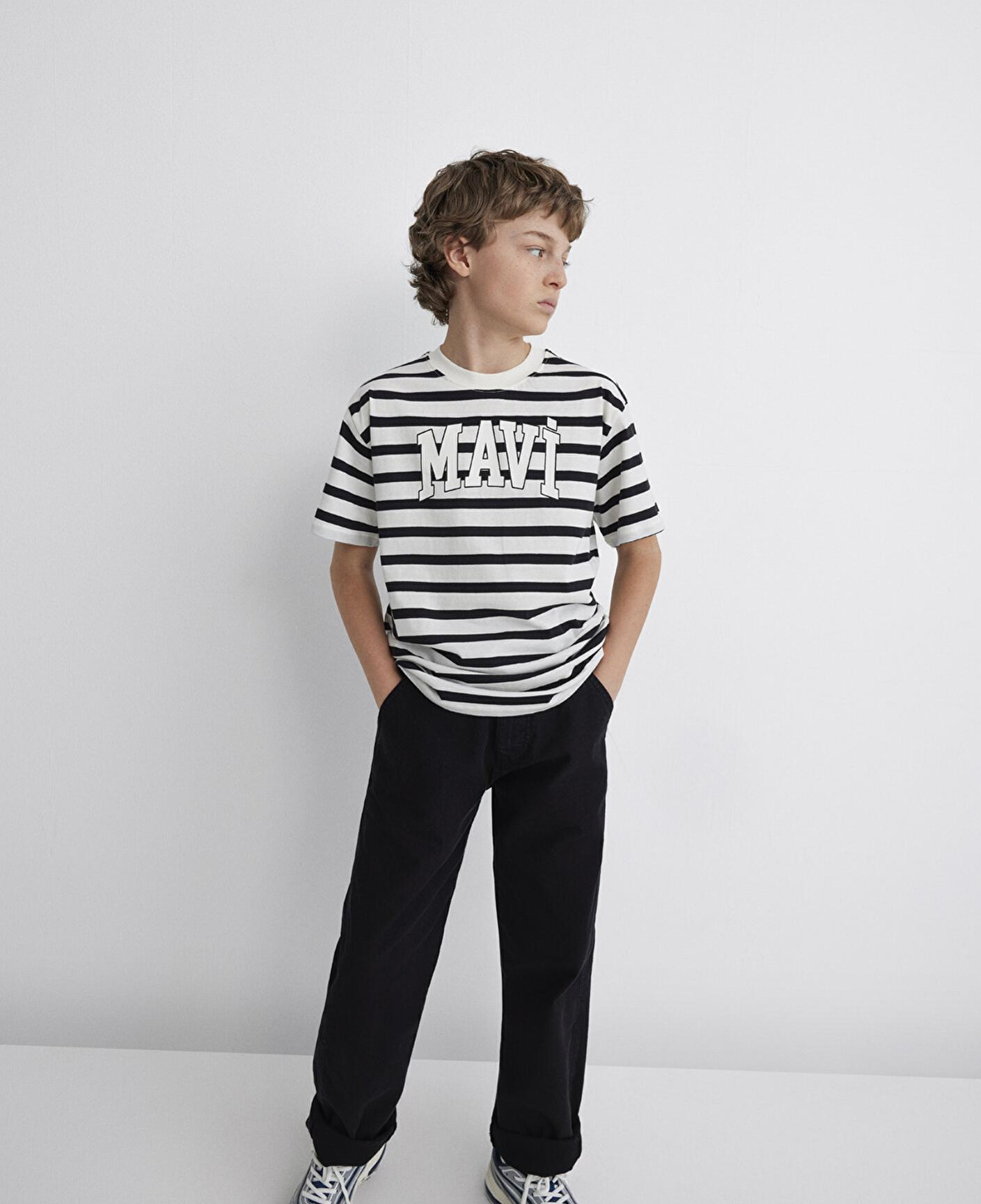 Mavi Mavi Logo Baskılı Siyah Çizgili Tişört Regular Fit / Normal Kesim 6610251-84041