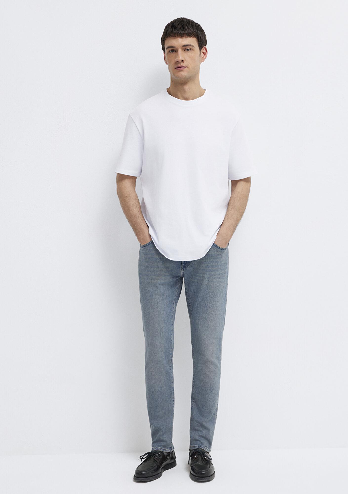 Mavi Logo Kol Detaylı Beyaz Basic Tişört Loose Fit / Bol Rahat Kesim 0611924-620