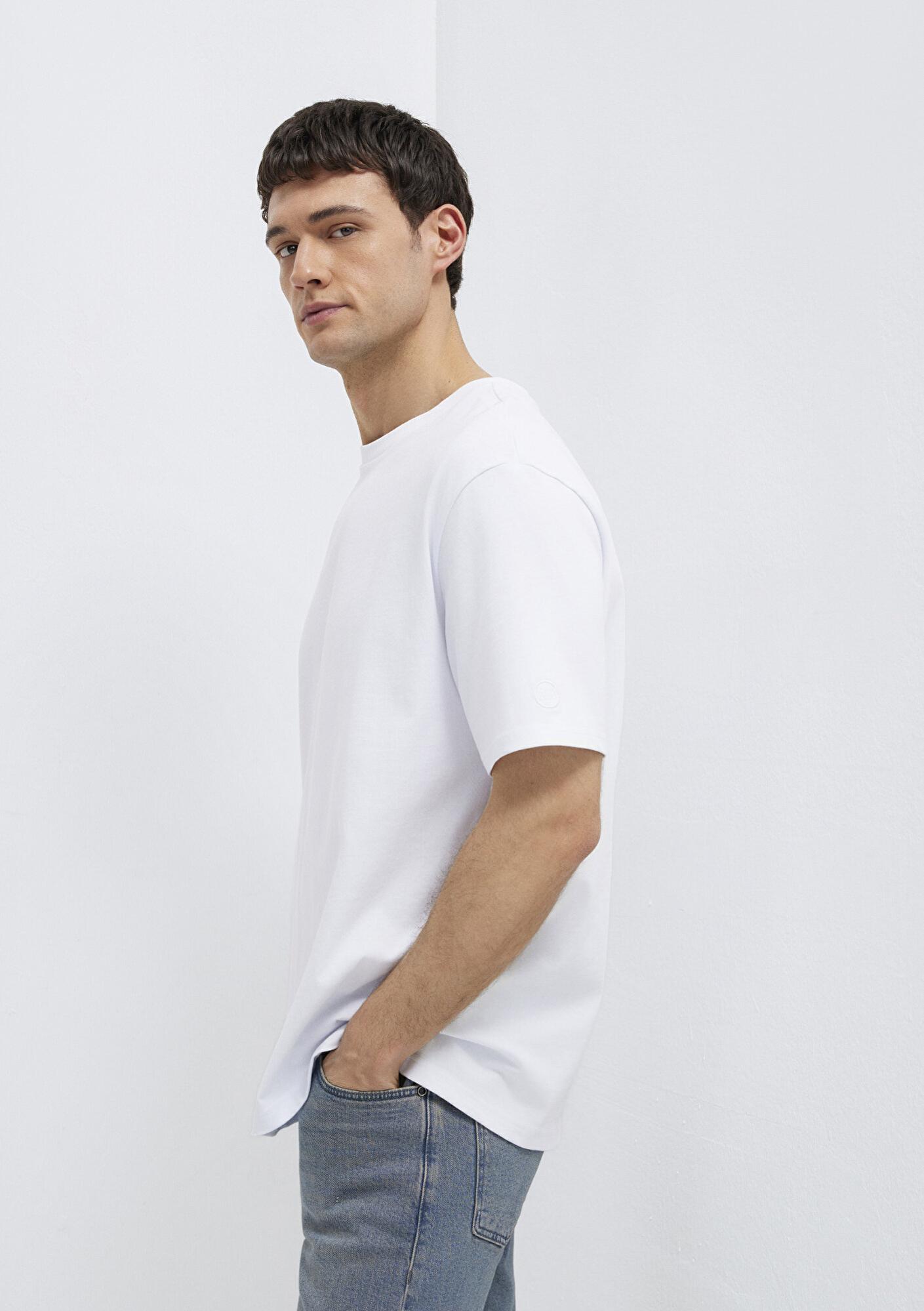 Mavi Logo Kol Detaylı Beyaz Basic Tişört Loose Fit / Bol Rahat Kesim 0611924-620