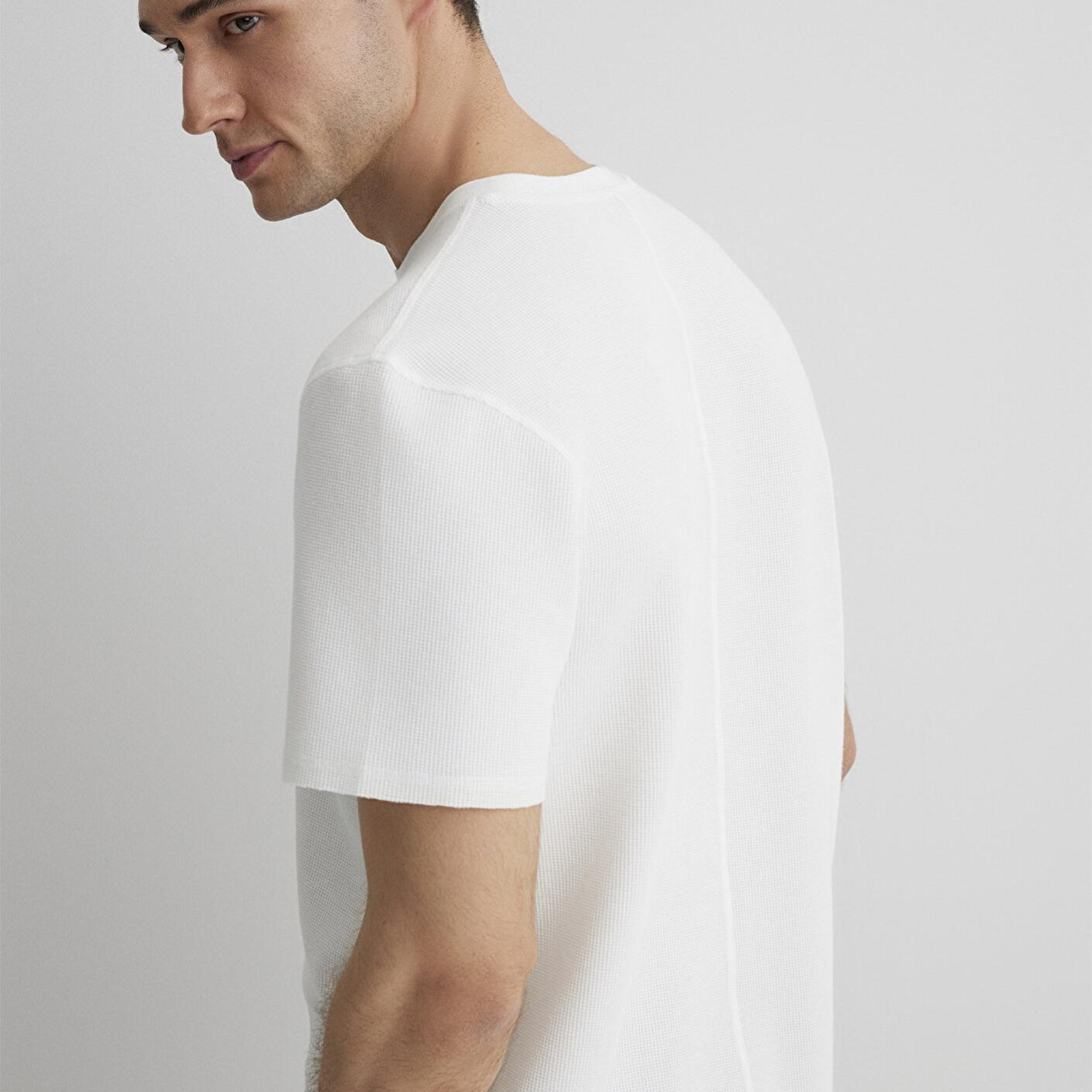 Mavi Dokulu Beyaz Basic Tişört Regular Fit / Normal Kesim 0610277-70054