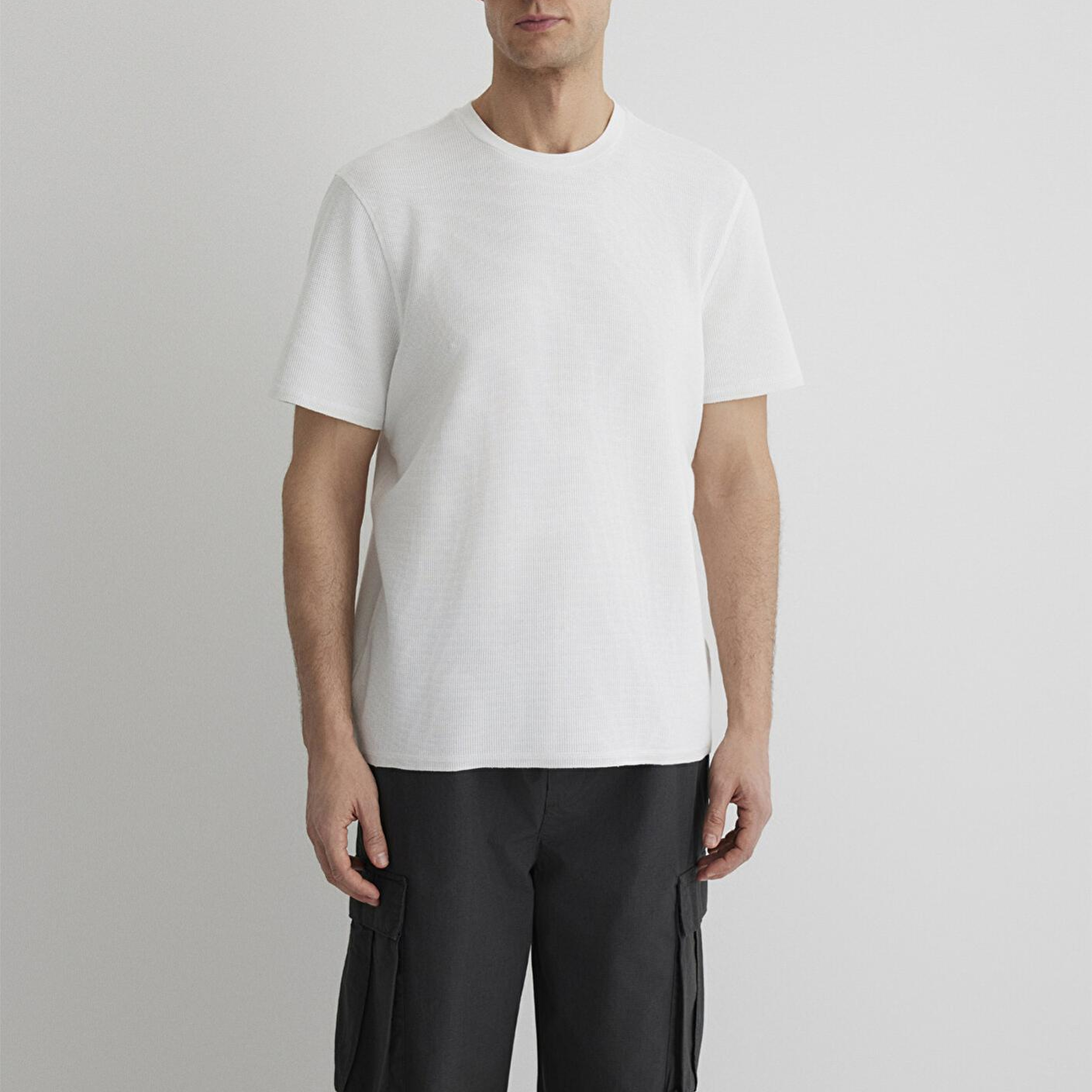 Mavi Dokulu Beyaz Basic Tişört Regular Fit / Normal Kesim 0610277-70054