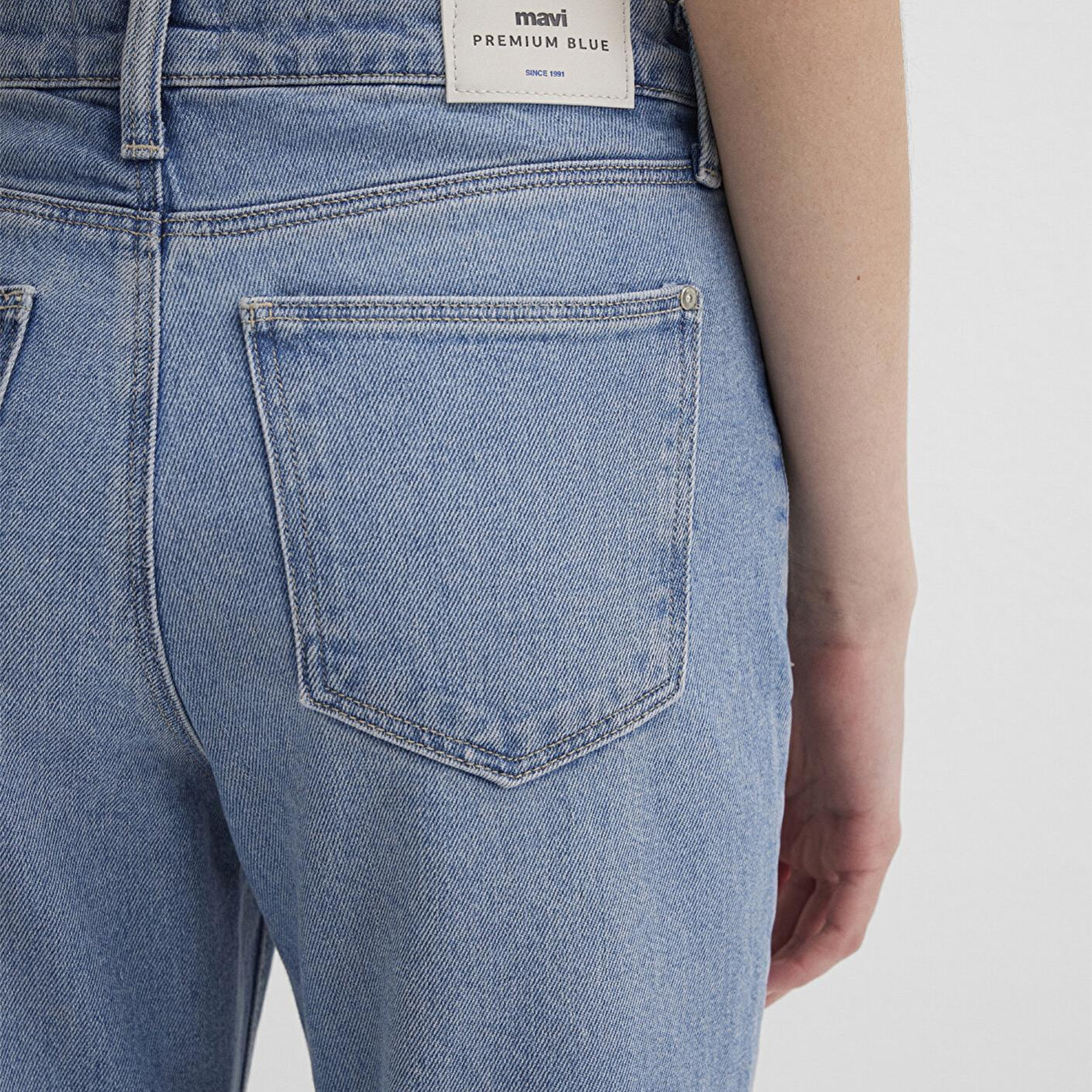 Mavi Bliss Mavi Premium Açık Mavi Jean Pantolon 101437-86450