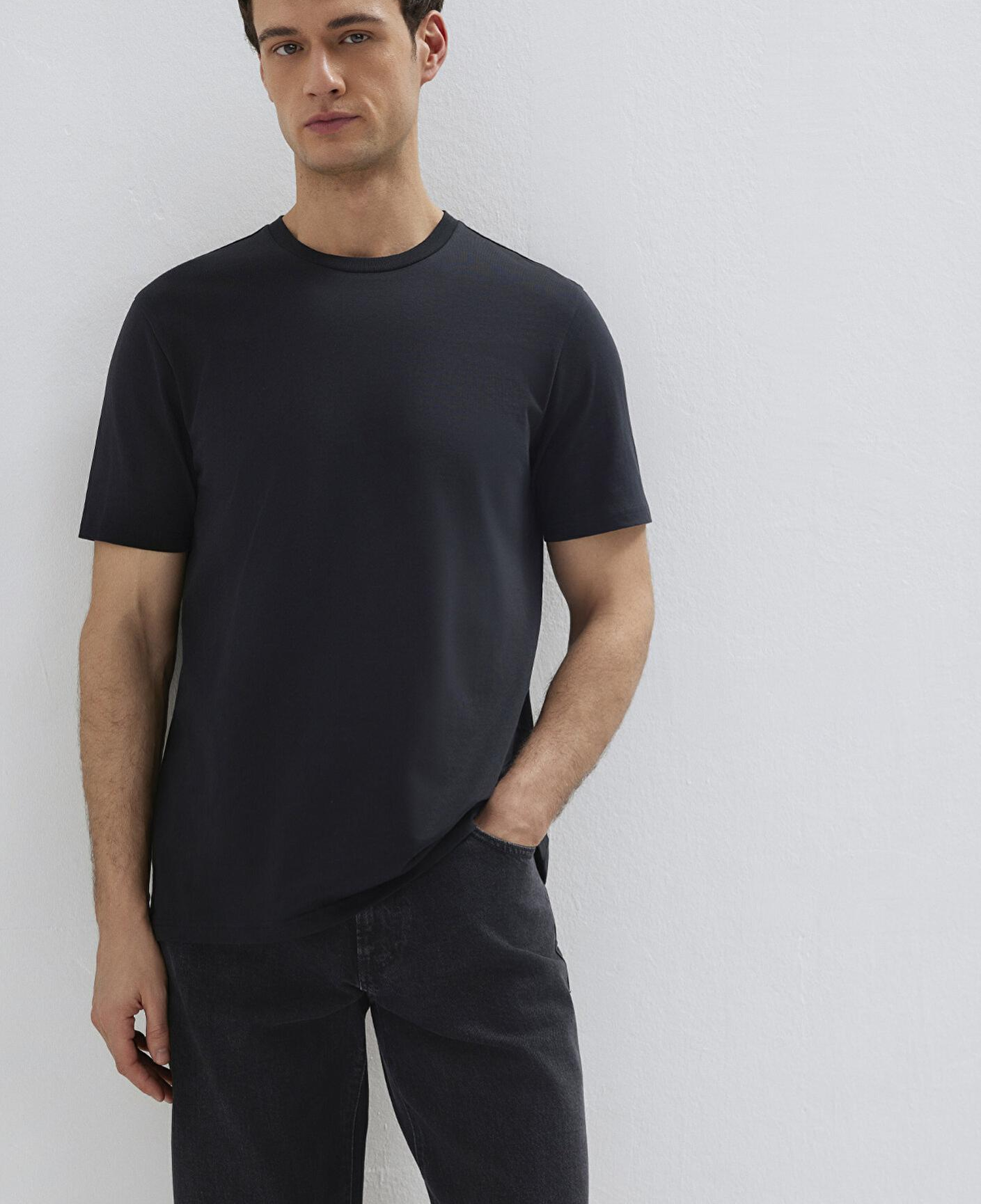 Mavi Organik Pamuk Siyah Tişört Regular Fit / Normal Kesim 066483-900