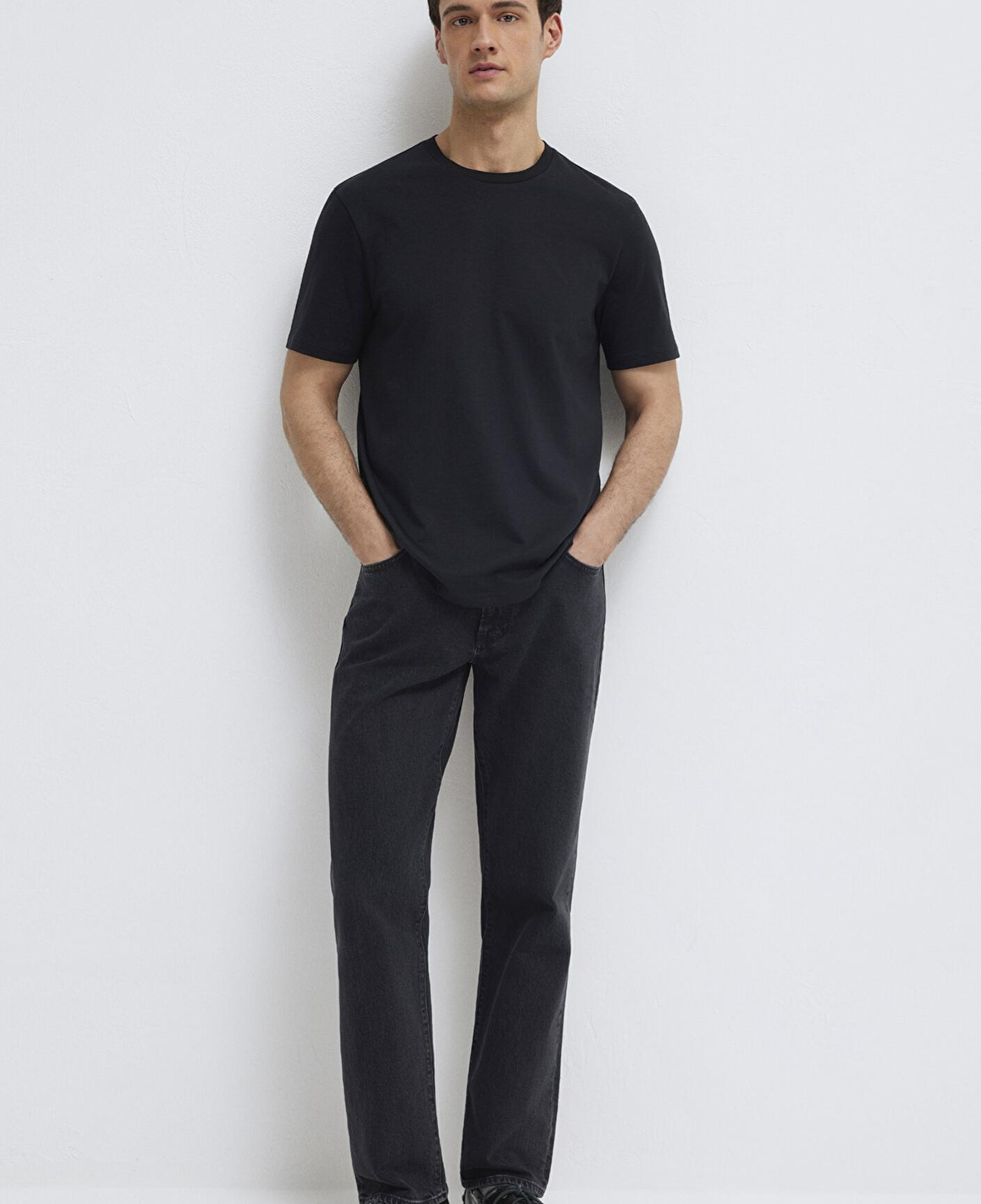 Mavi Organik Pamuk Siyah Tişört Regular Fit / Normal Kesim 066483-900