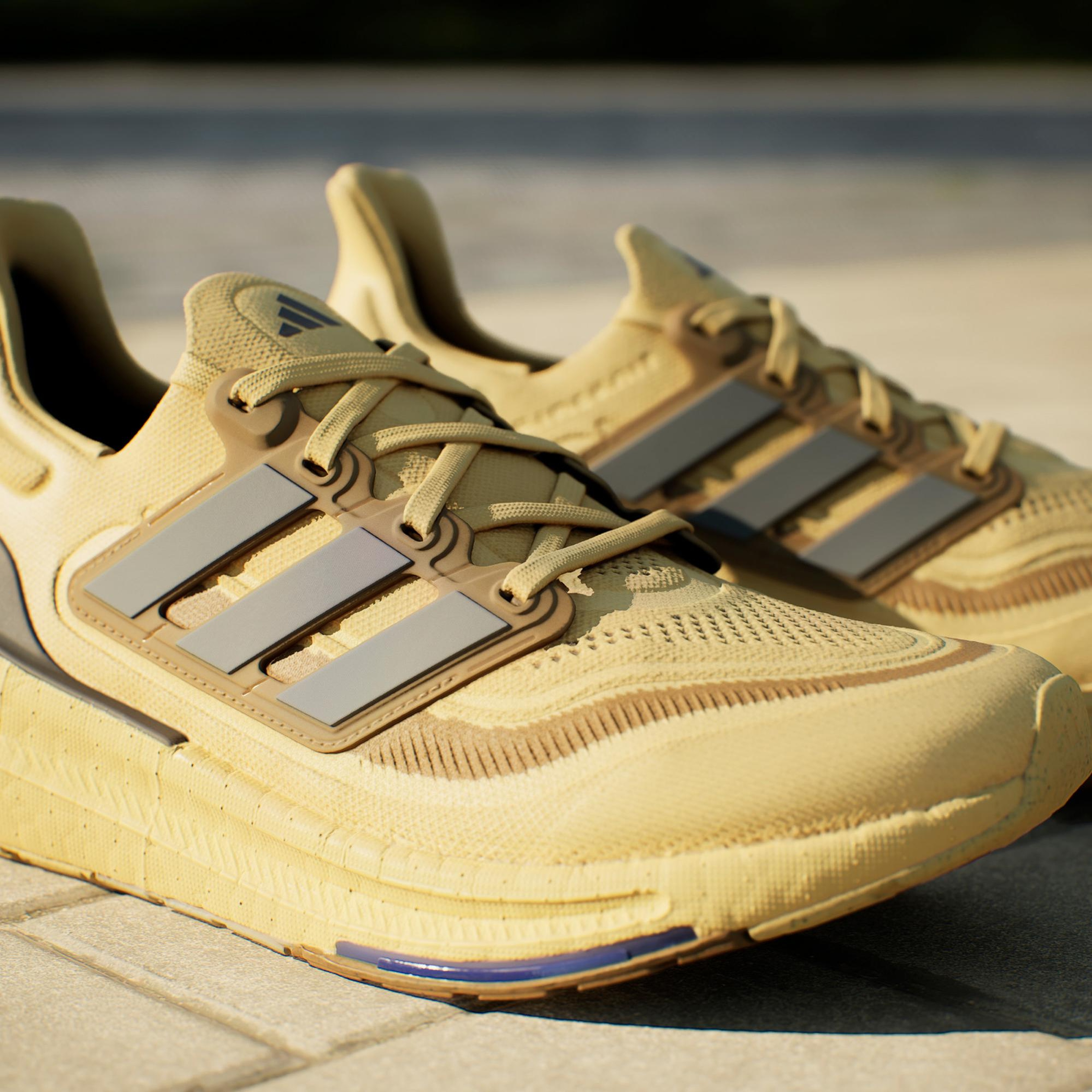 adidas Ultraboost Light Unisex Kahverengi Koşu Ayakkabısı