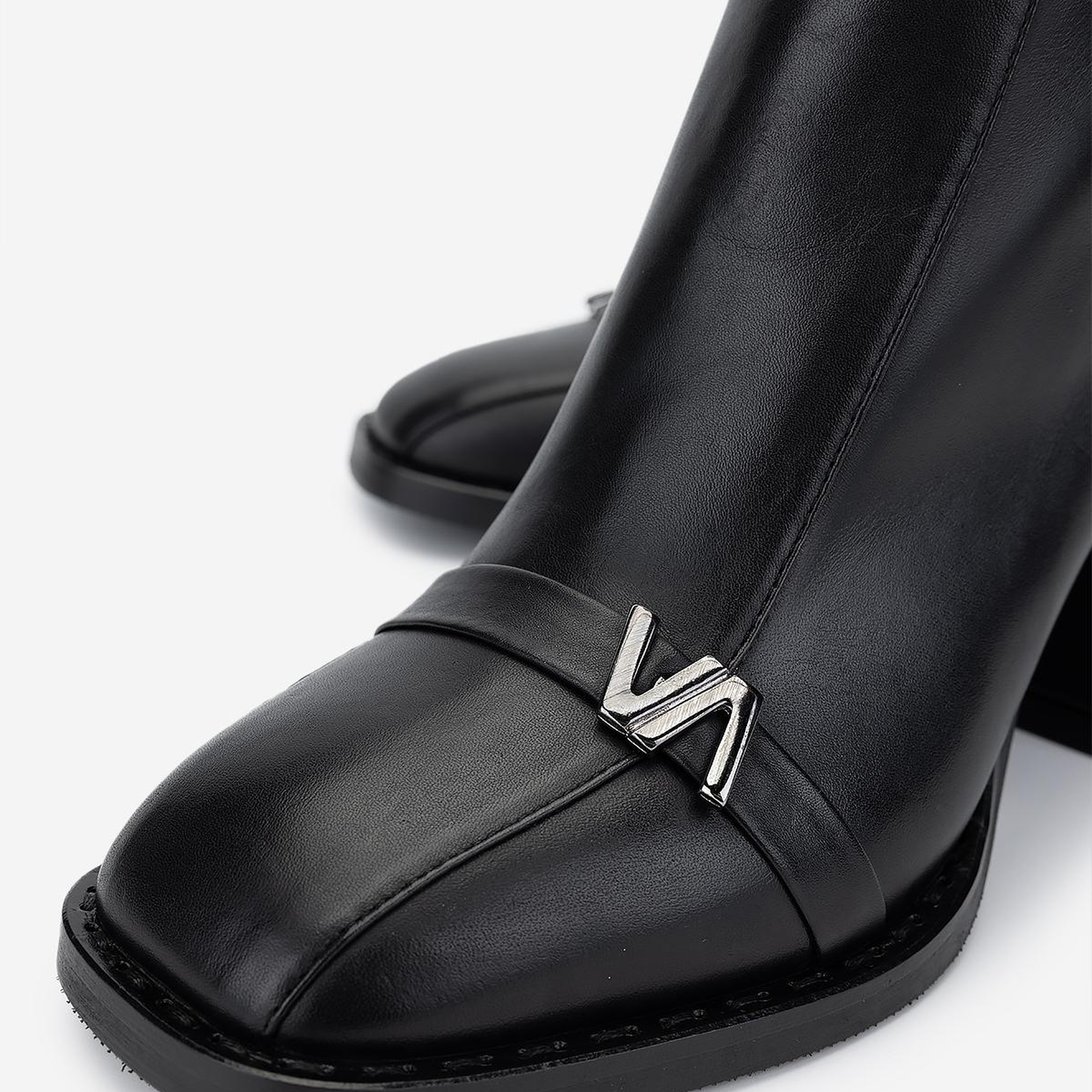 Valmenti Kadın Hakiki Deri Siyah Topuklu Bot