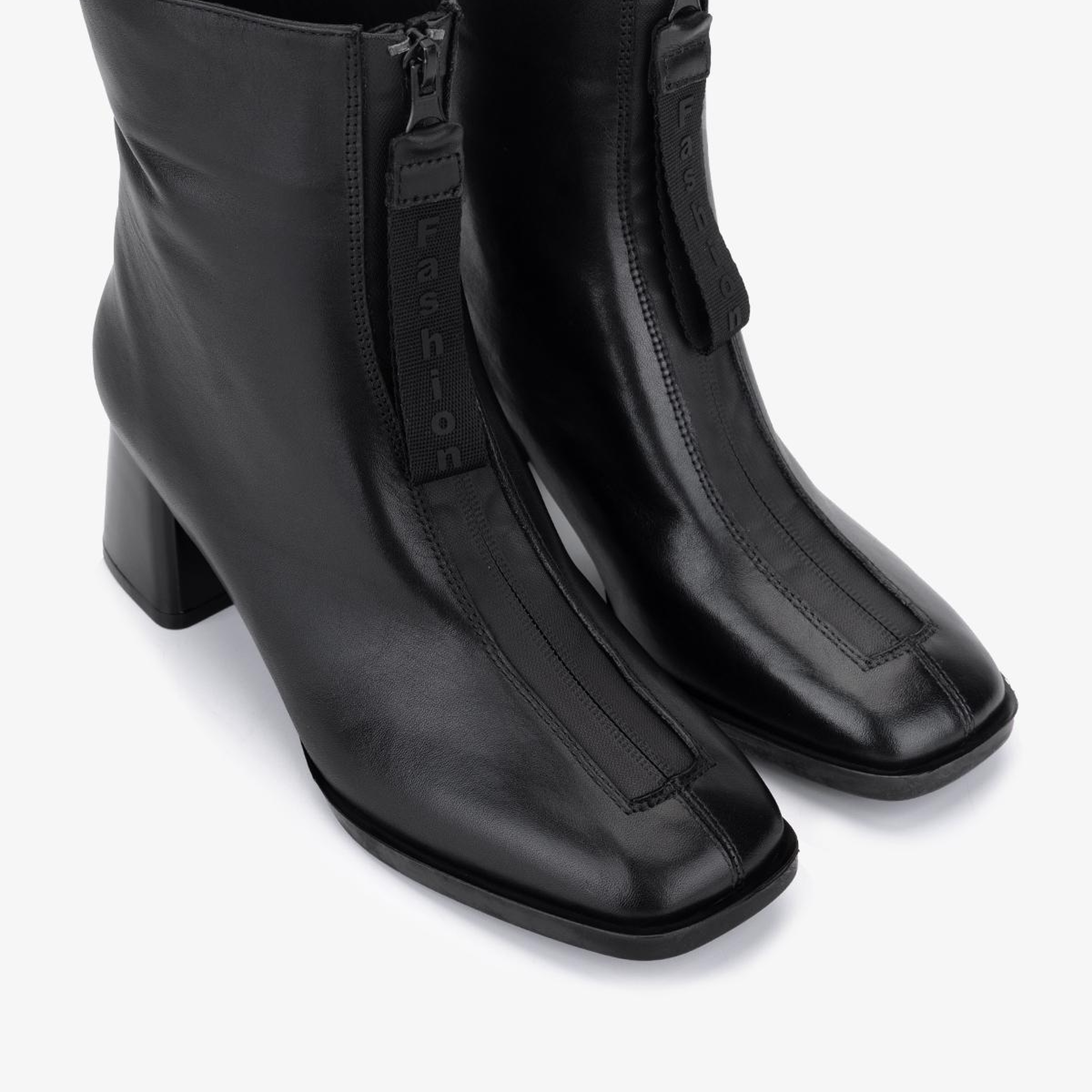 Valmenti Kadın Hakiki Deri Siyah Topuklu Bot