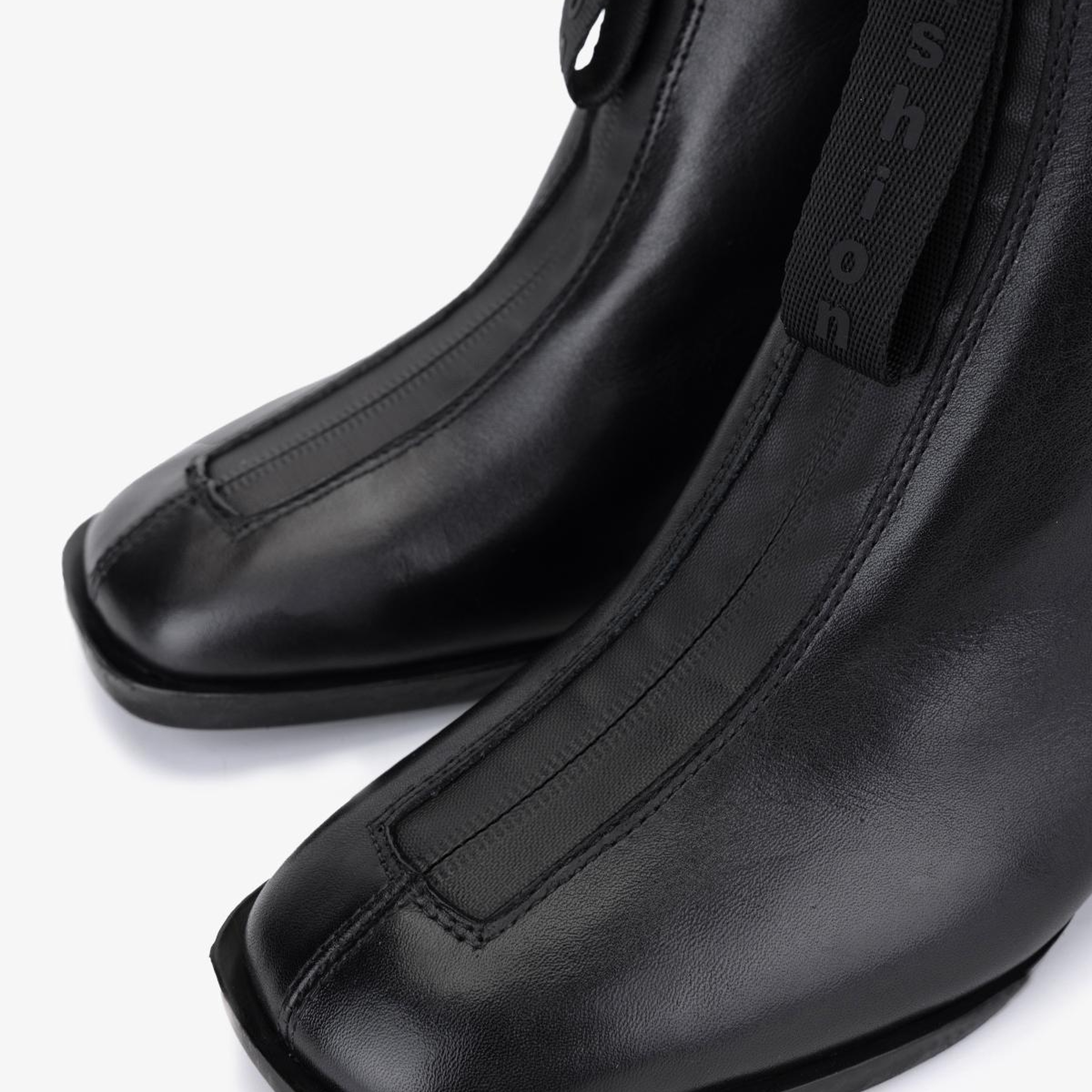 Valmenti Kadın Hakiki Deri Siyah Topuklu Bot