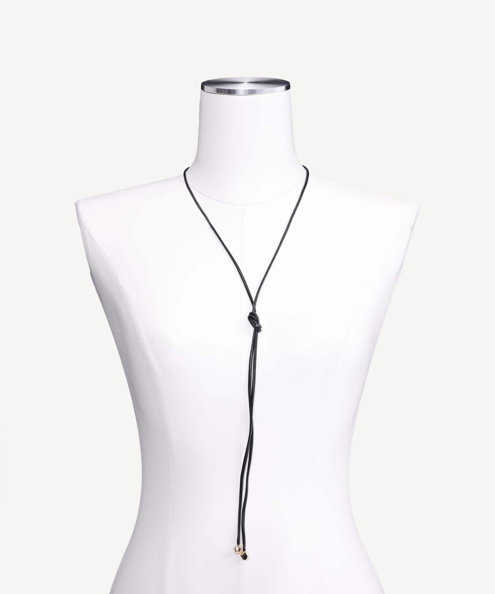 YARGICI Uç Detaylı Deri Kolye