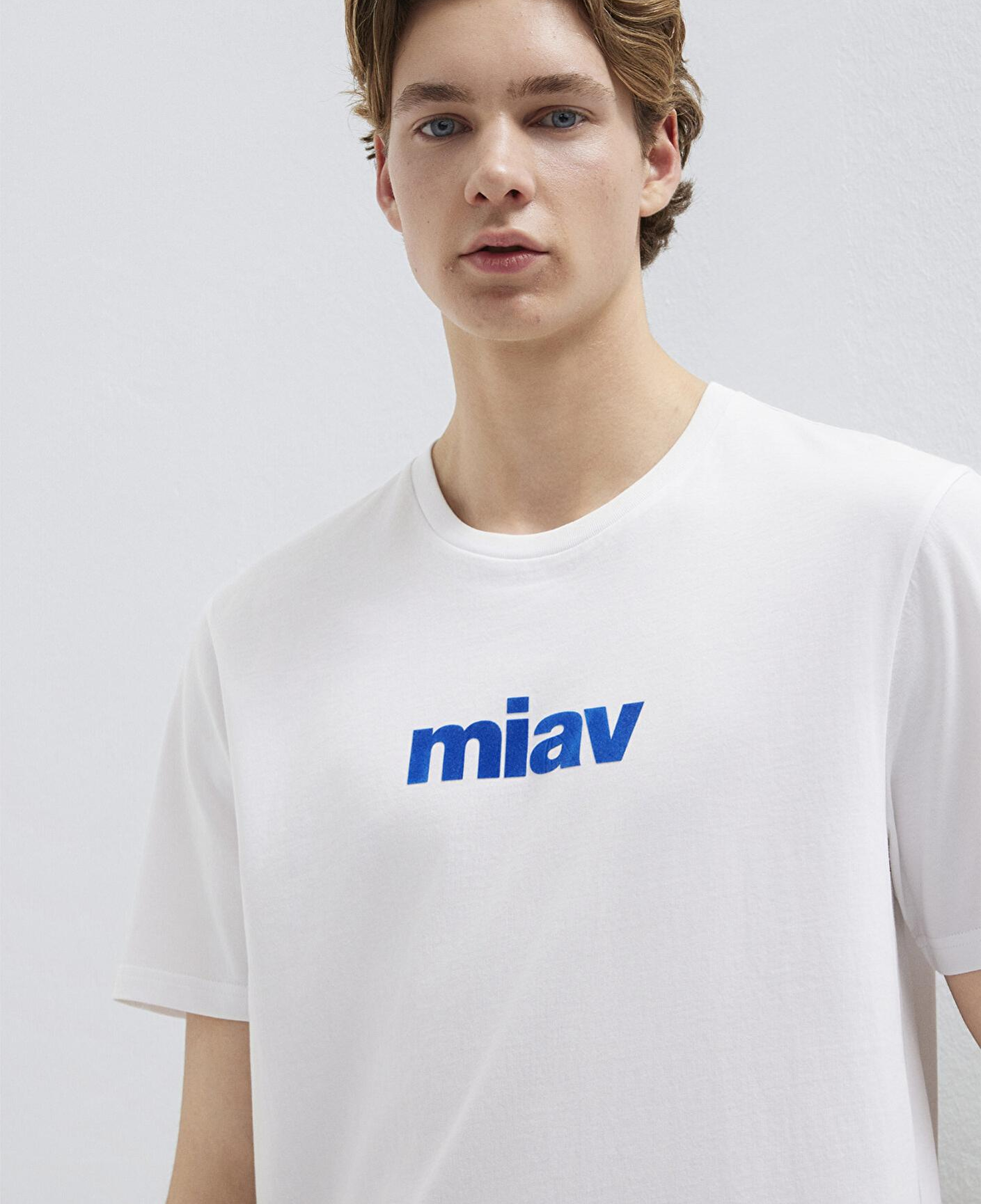 Mavi Miav Baskılı Beyaz Tişört Regular Fit / Normal Kesim 067153-620