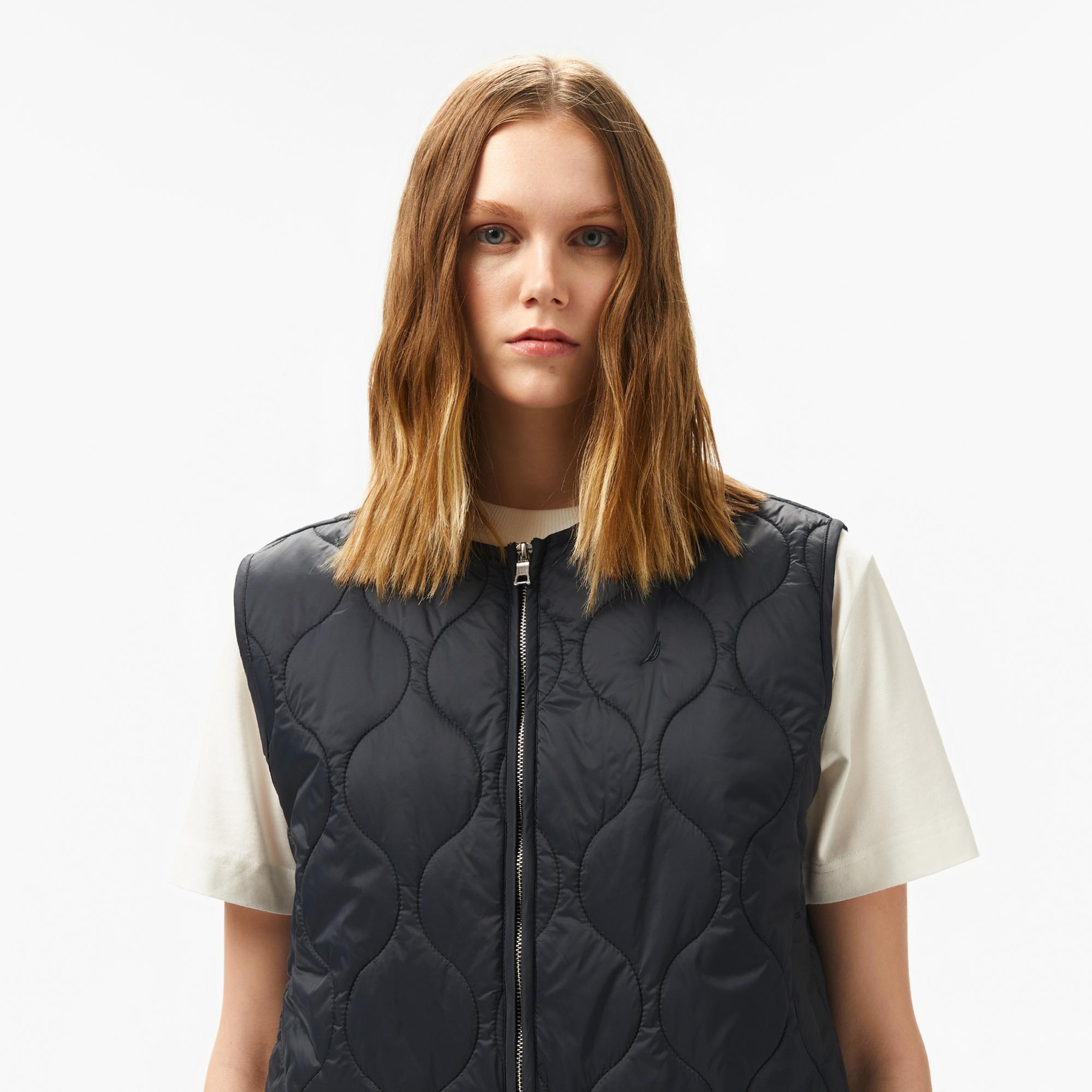 Nautica Kadın Siyah Regular Fit Kapitone Fermuarlı Yelek