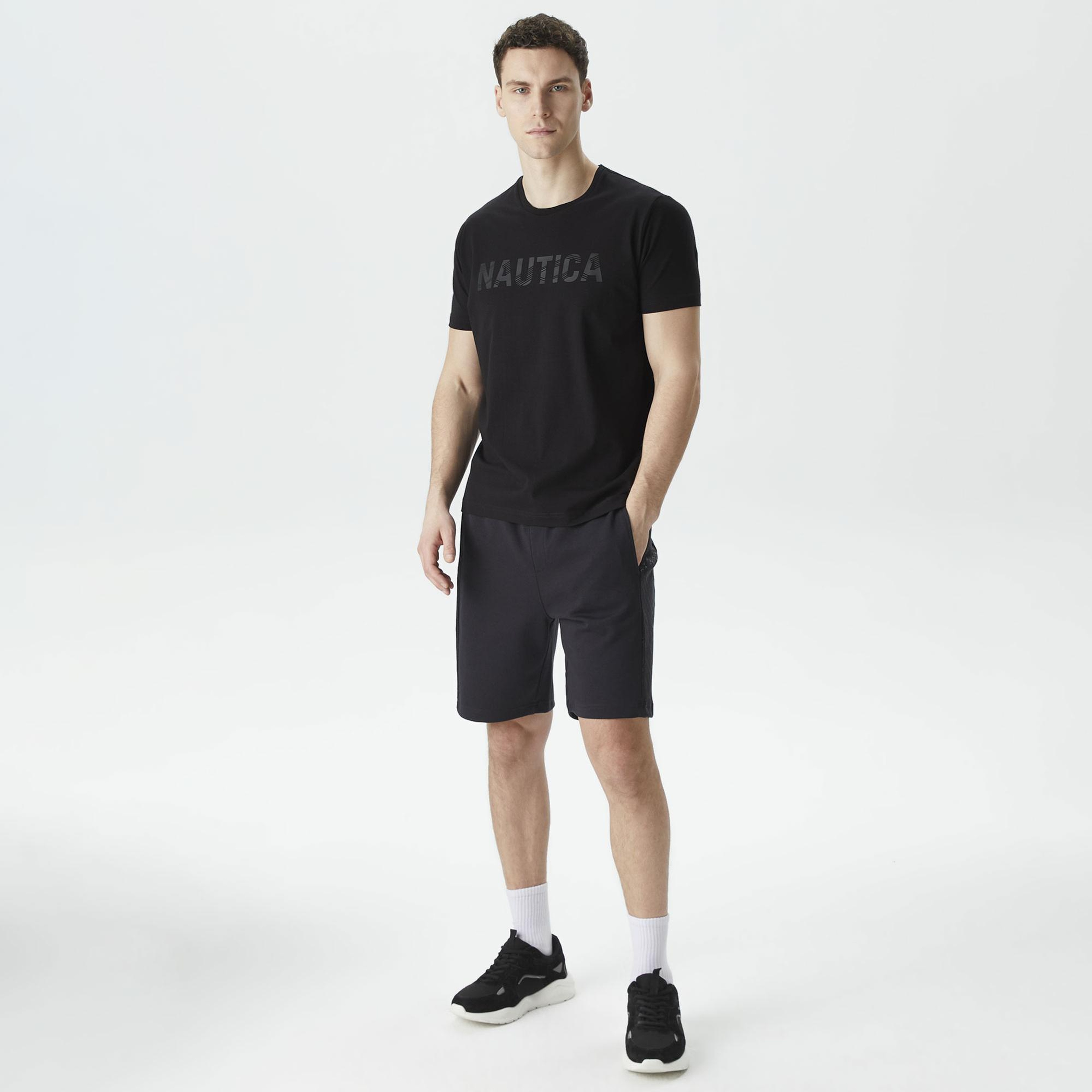 Nautica Erkek Siyah Standart Fit T-Shirt