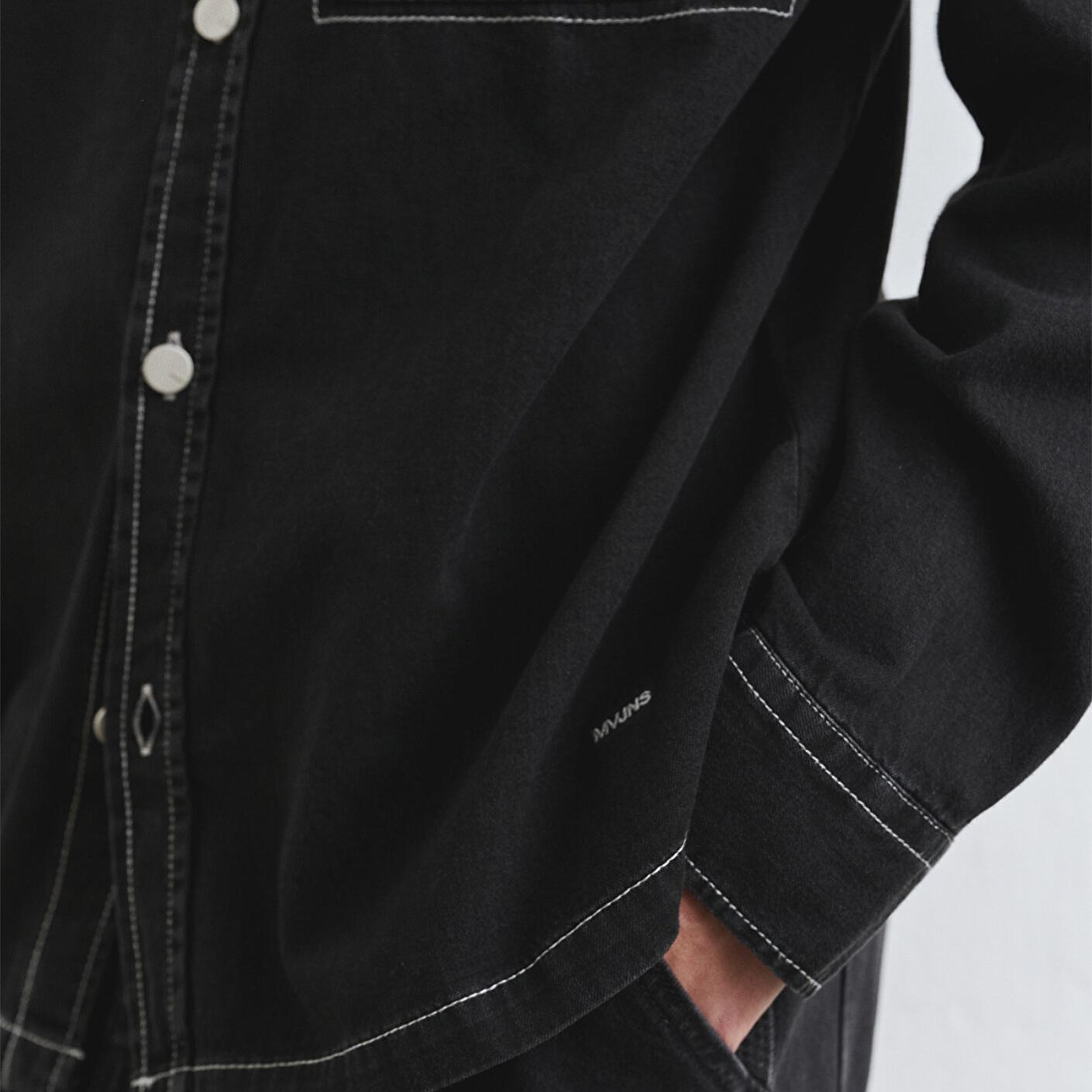 Mavi Dikiş Detaylı Siyah Gömlek Loose Fit / Bol Rahat Kesim 0211688-90850