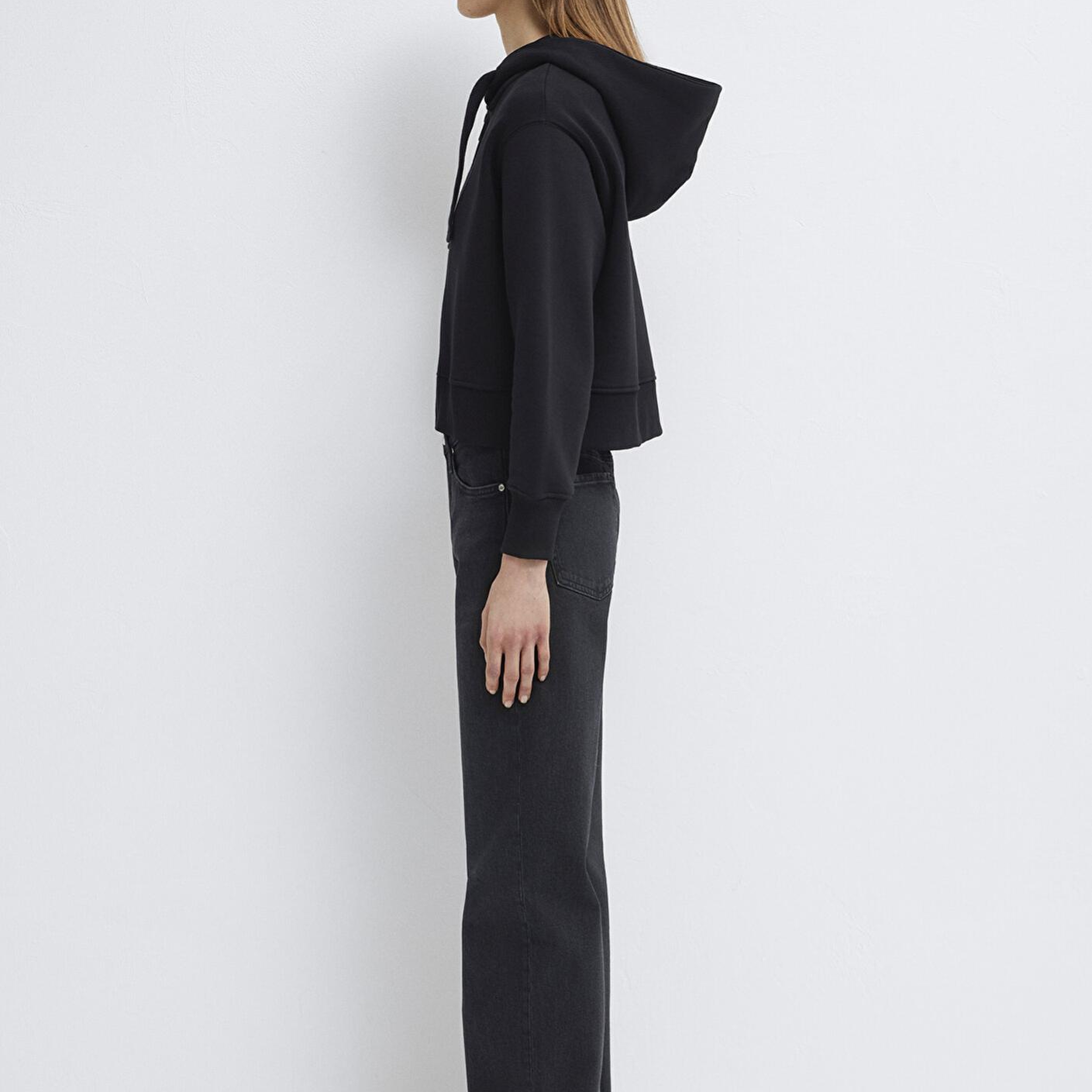 Mavi Kapüşonlu Siyah Basic Crop Sweatshirt 1S10388-900